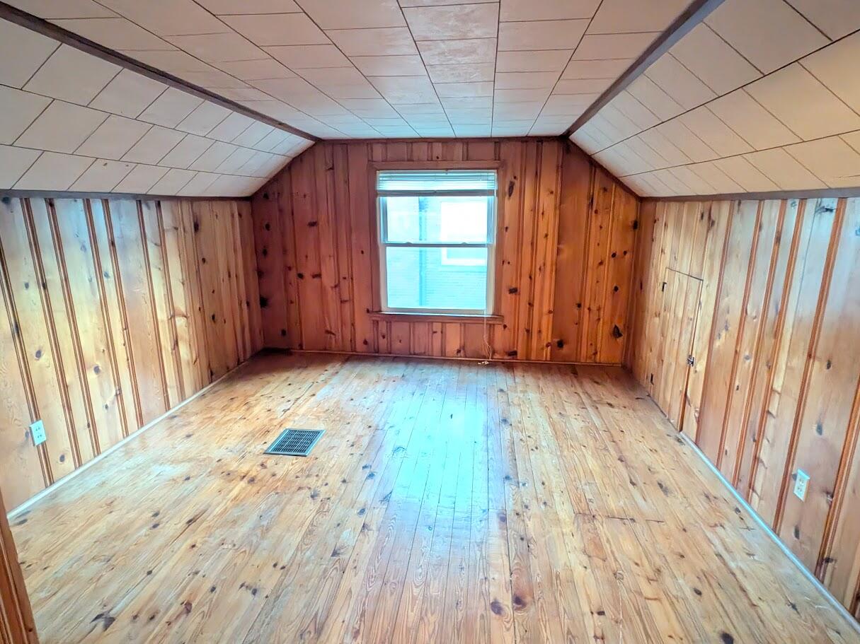 243 Burke Road Property Photo 15