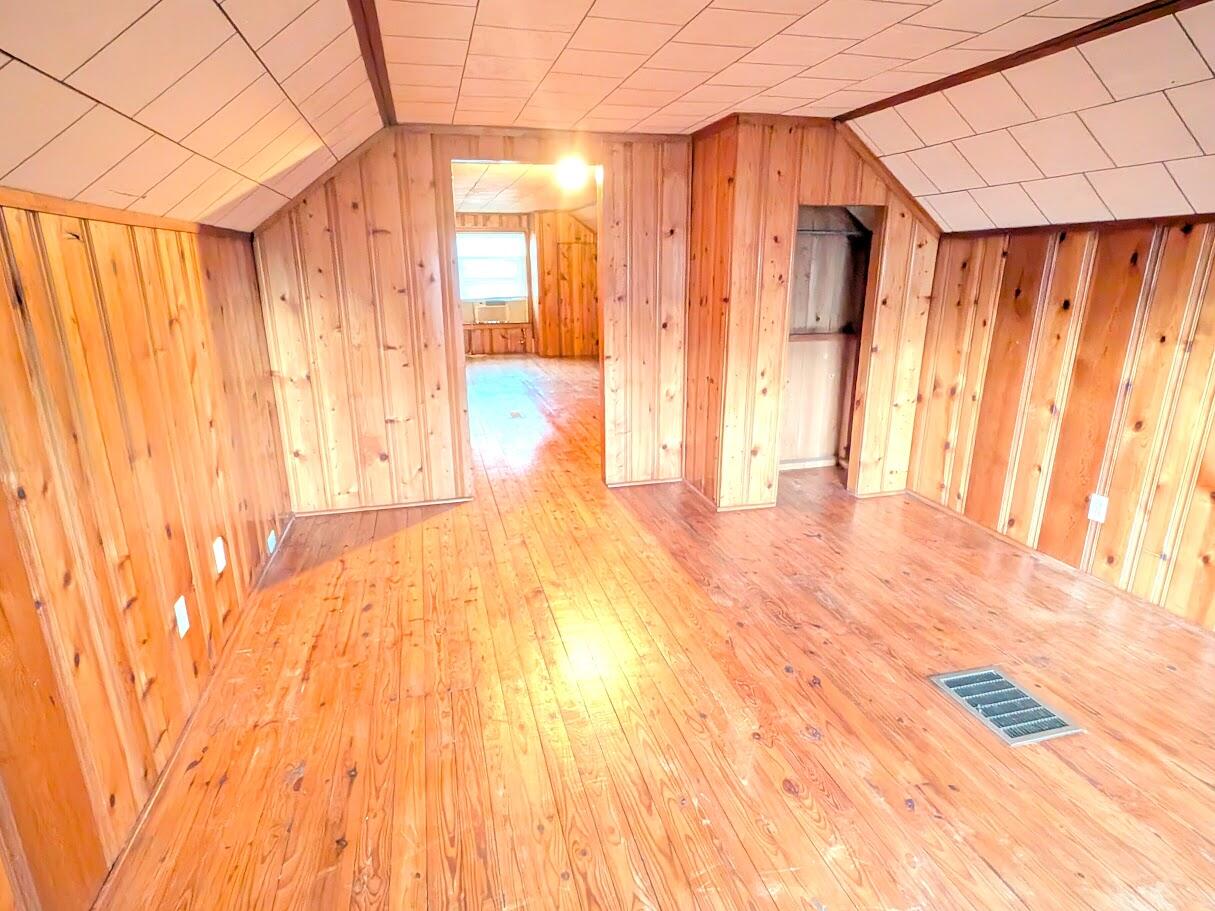 243 Burke Road Property Photo 16