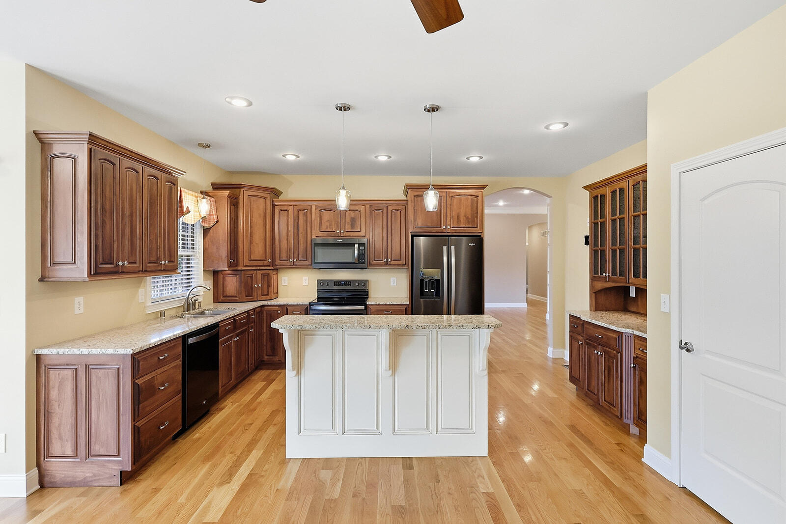 1002 Bunker Hill Drive Property Photo 3