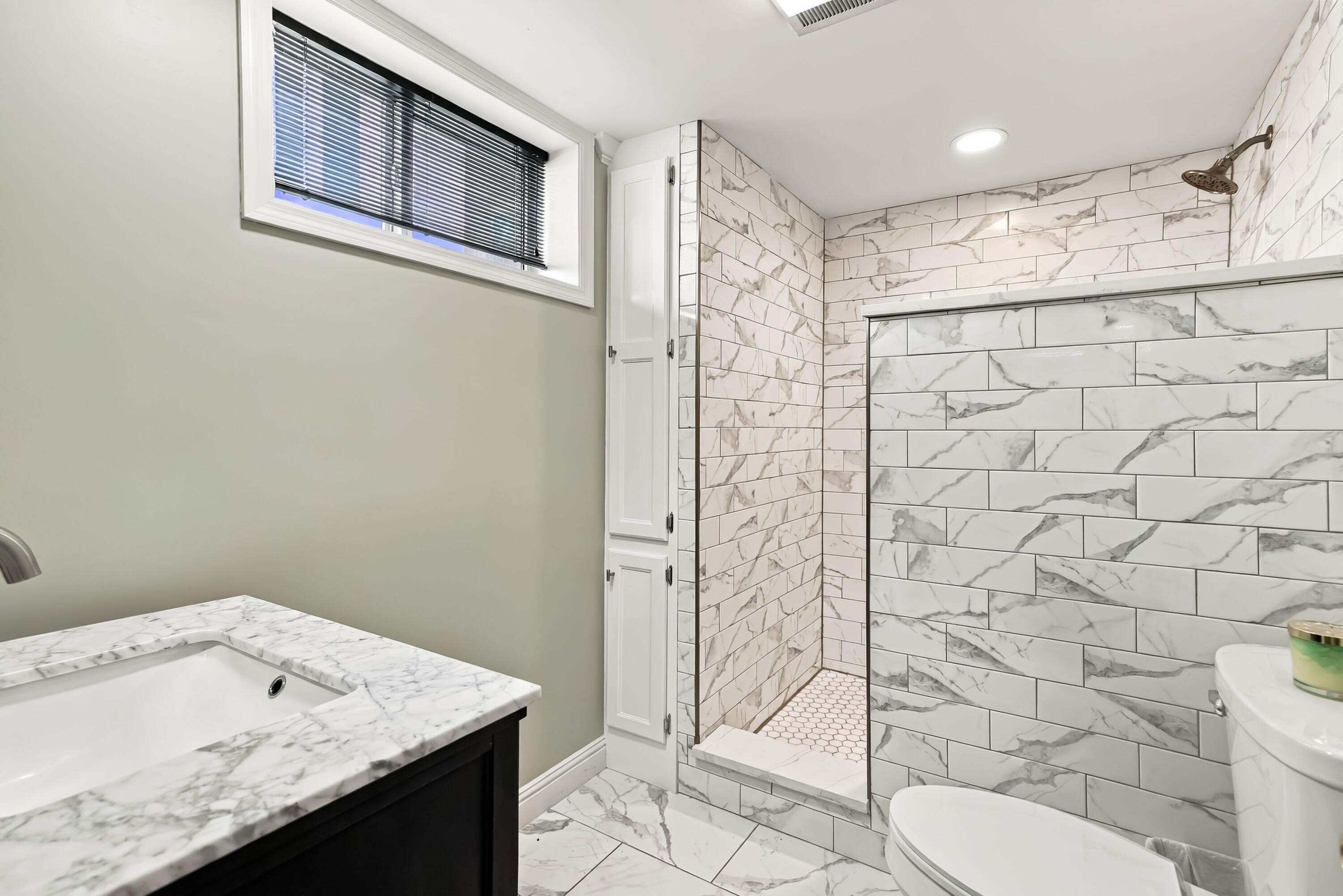 315 College Street Property Photo 4