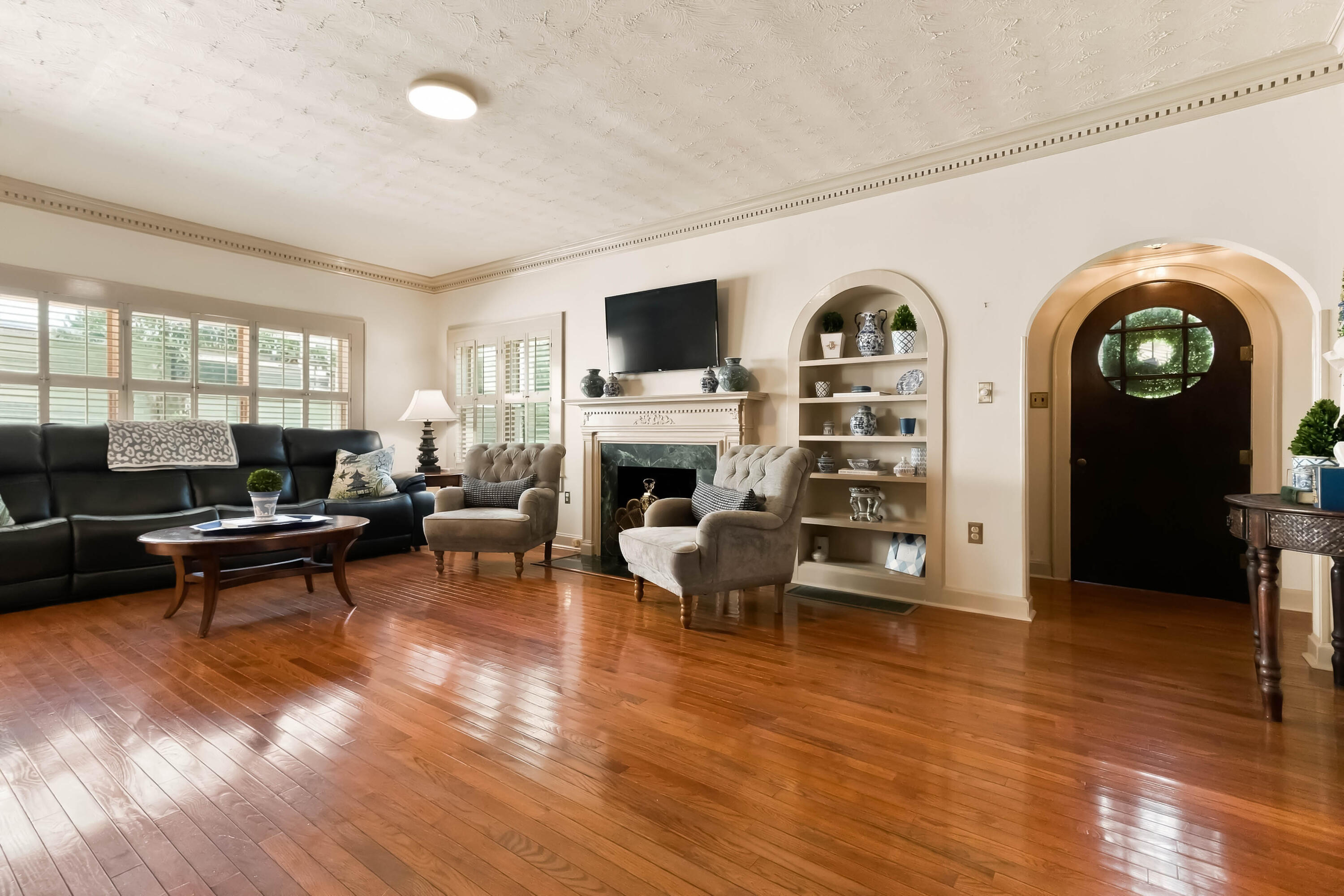 315 College Street Property Photo 8