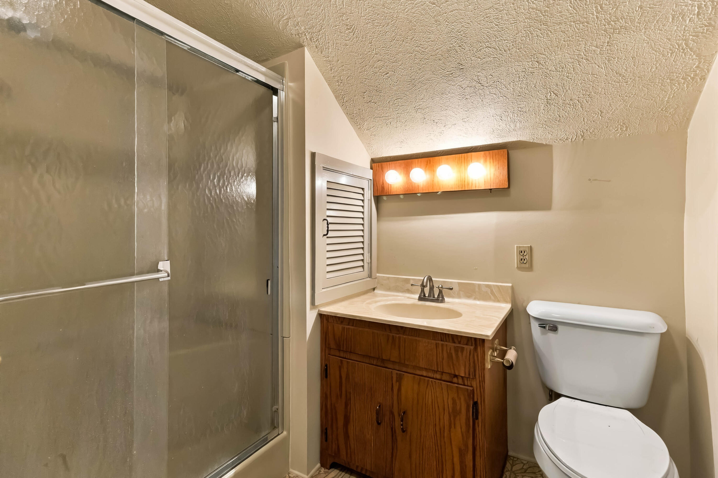 315 College Street Property Photo 31