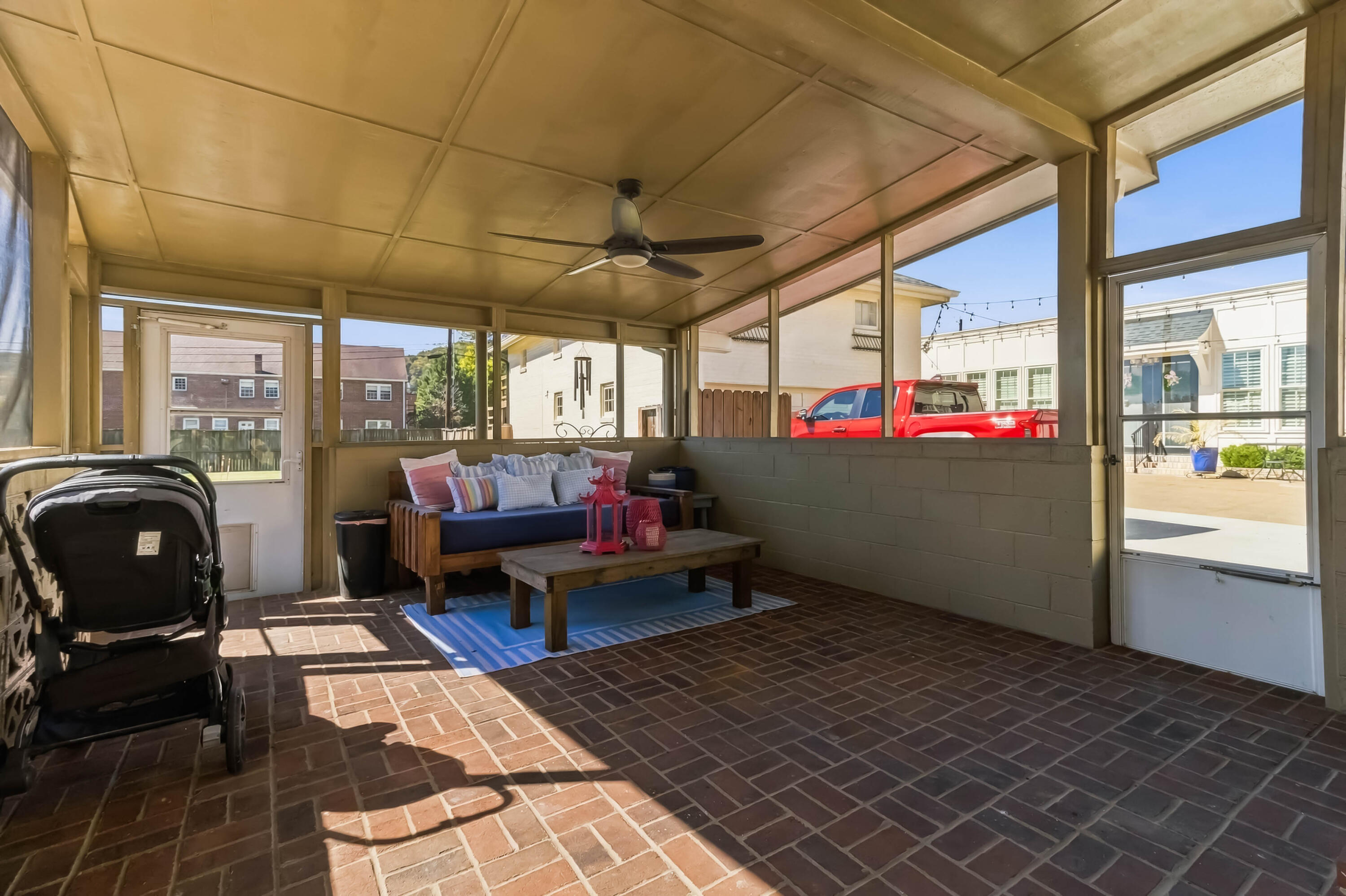 315 College Street Property Photo 37