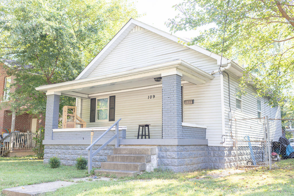 109 Boston Court Property Photo 2