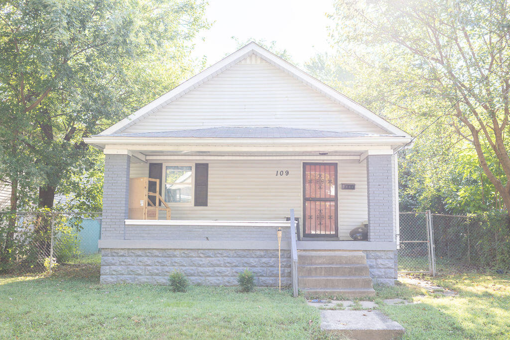 109 Boston Court Property Photo 3