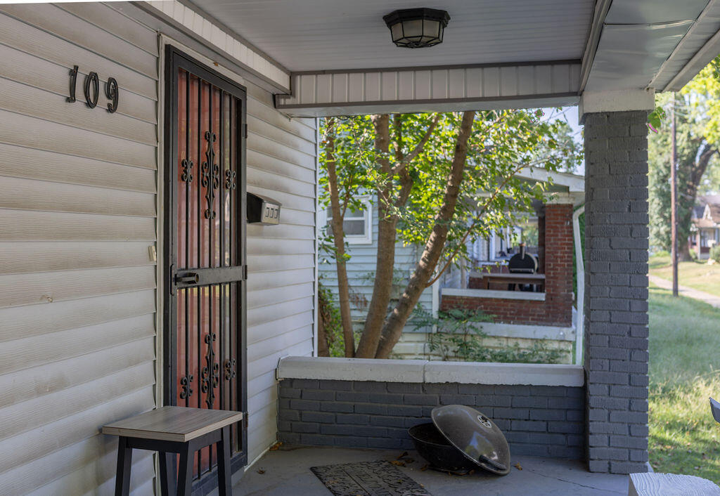 109 Boston Court Property Photo 8