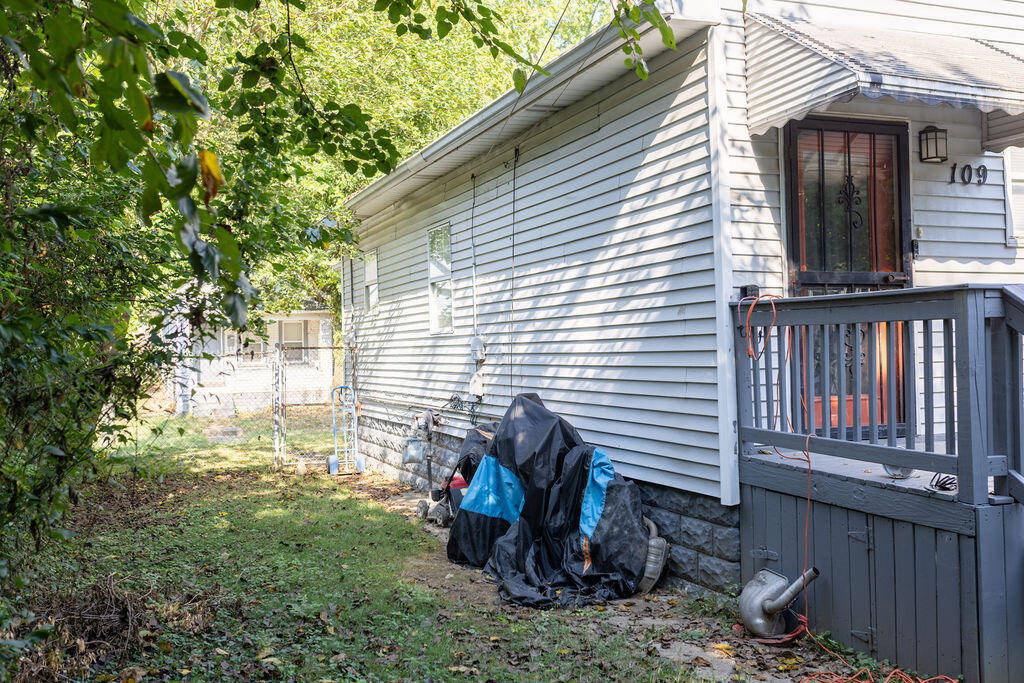109 Boston Court Property Photo 27