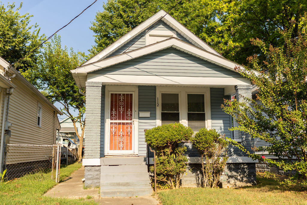 112 Boston Court Property Photo 3