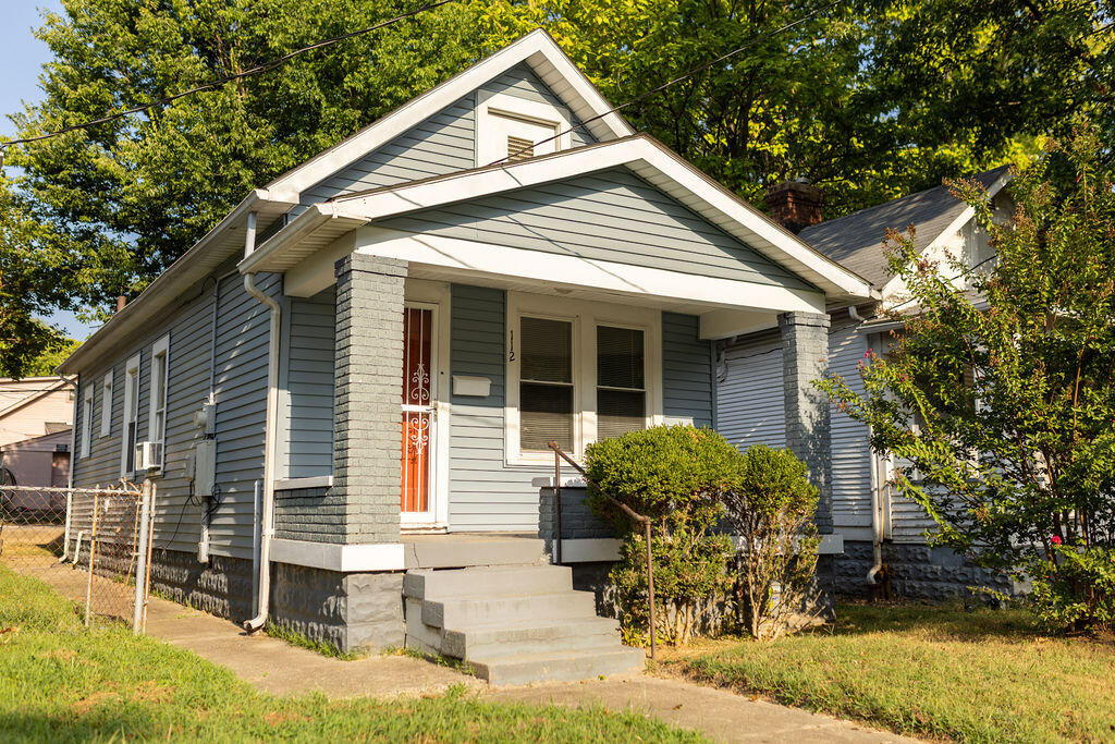 112 Boston Court Property Photo 4