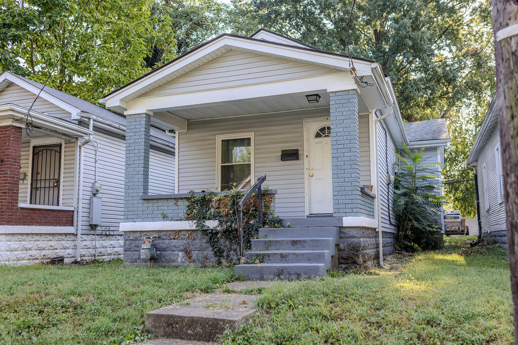 119 Boston Court Property Photo 4
