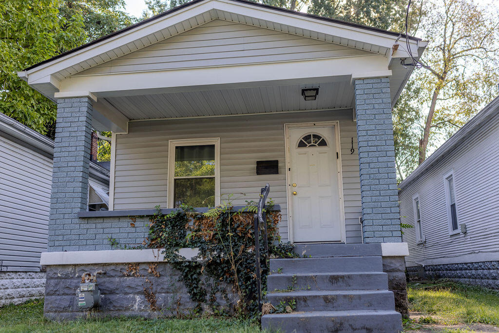 119 Boston Court Property Photo 6