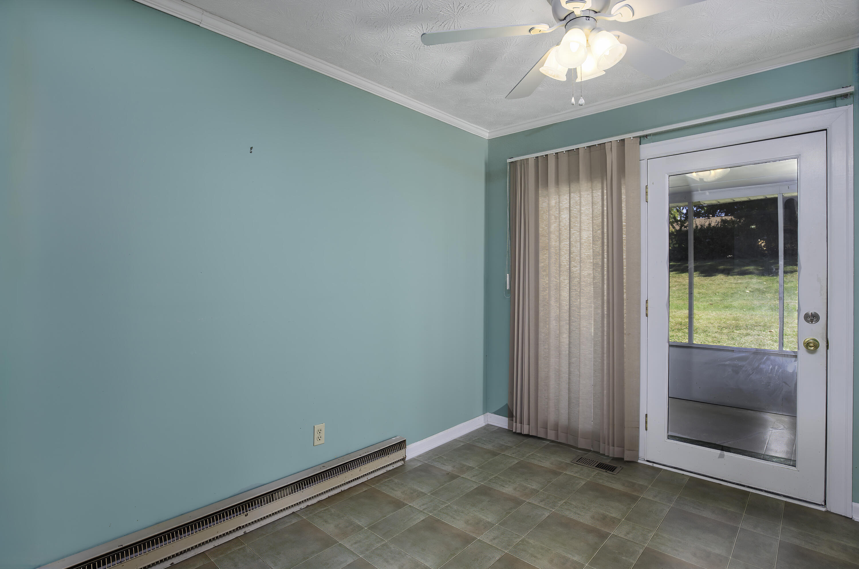 124 Queensway Drive Property Photo 6