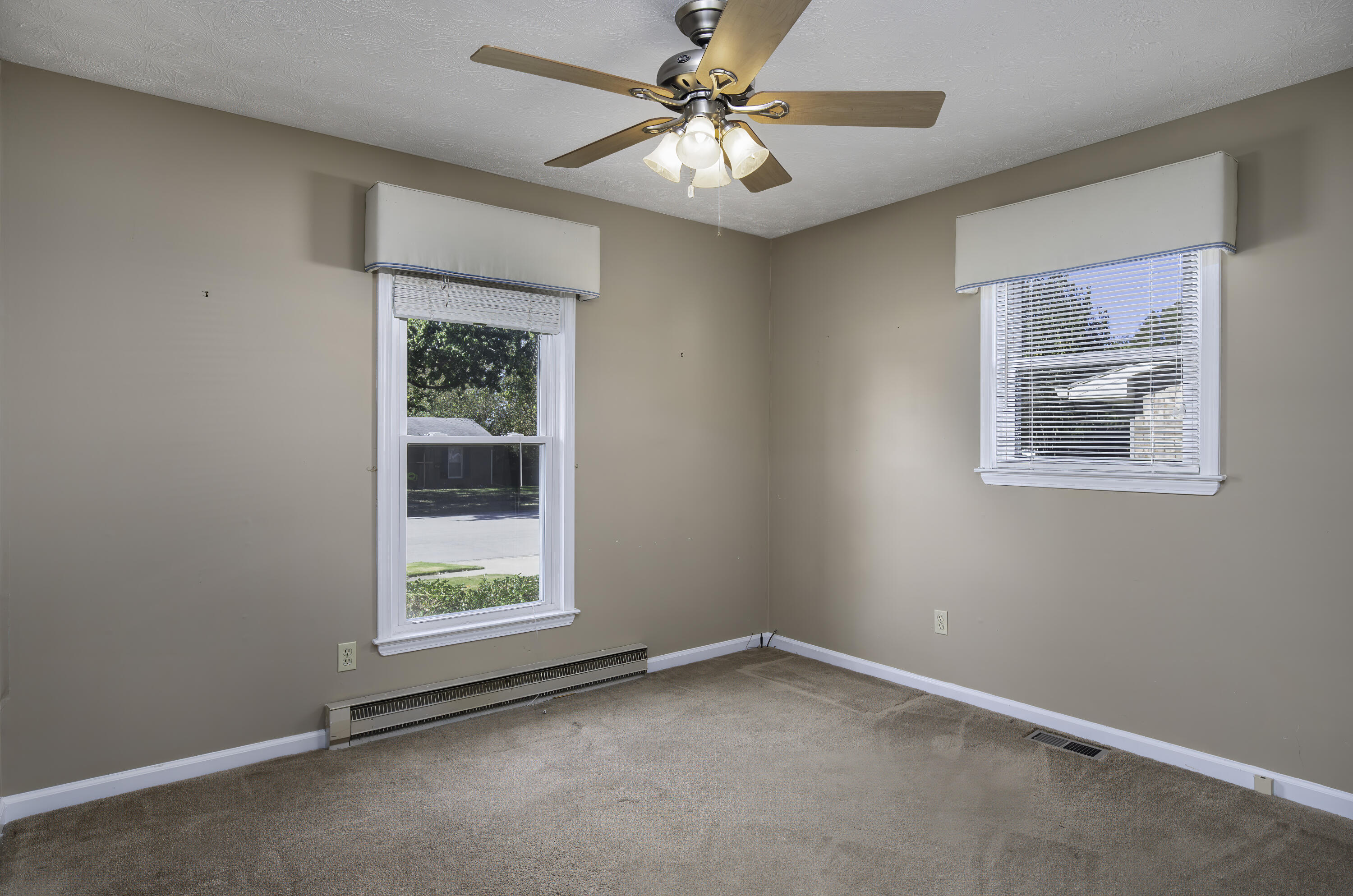124 Queensway Drive Property Photo 10