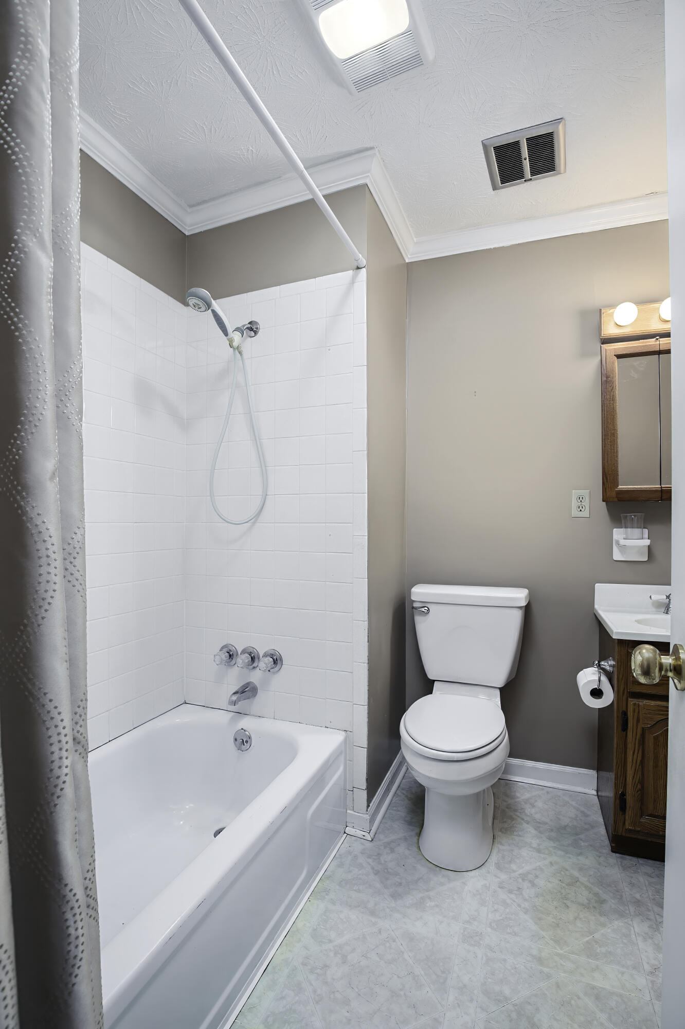 124 Queensway Drive Property Photo 22
