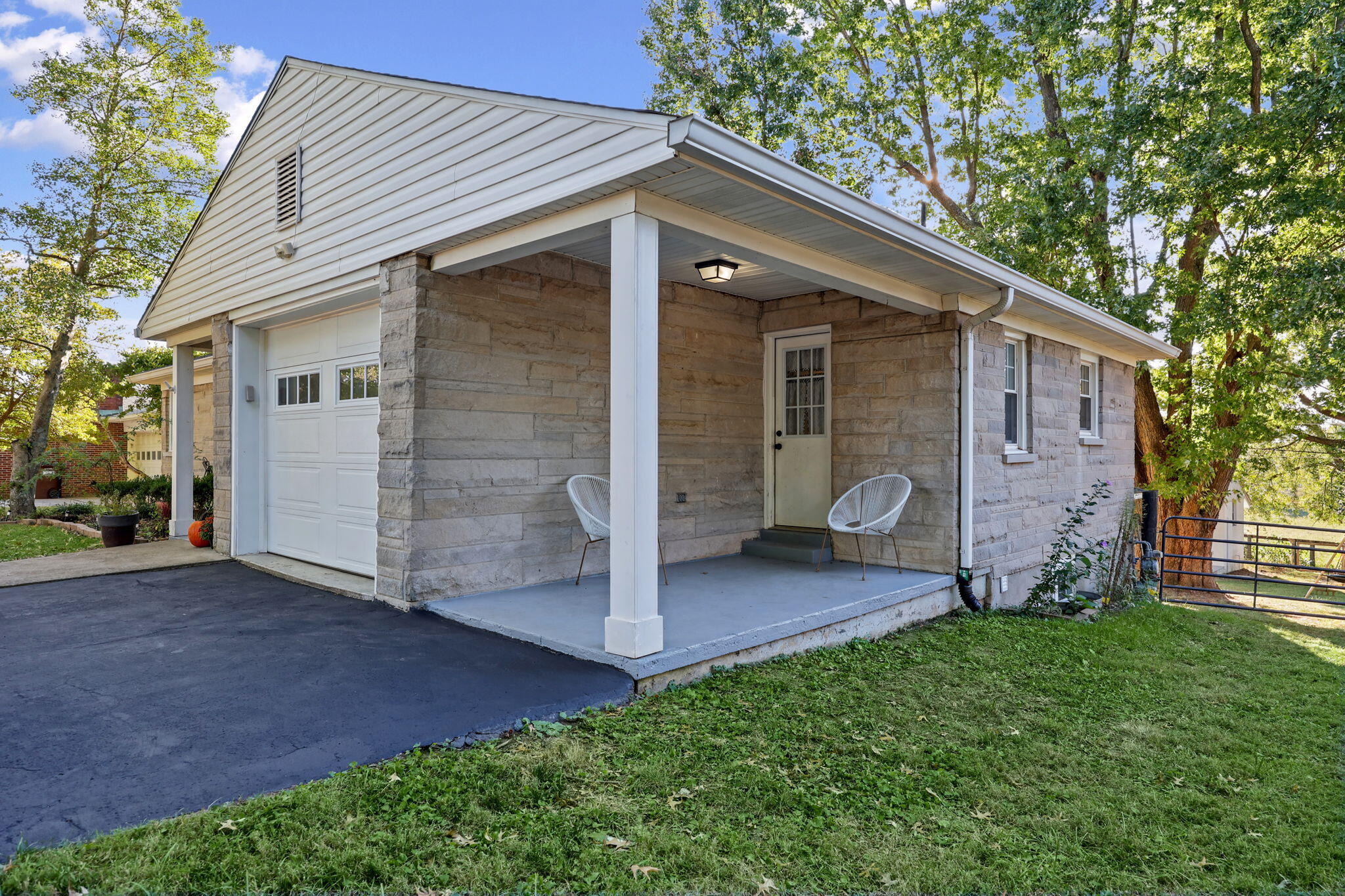 3025 Lynnwood Drive Property Photo 5