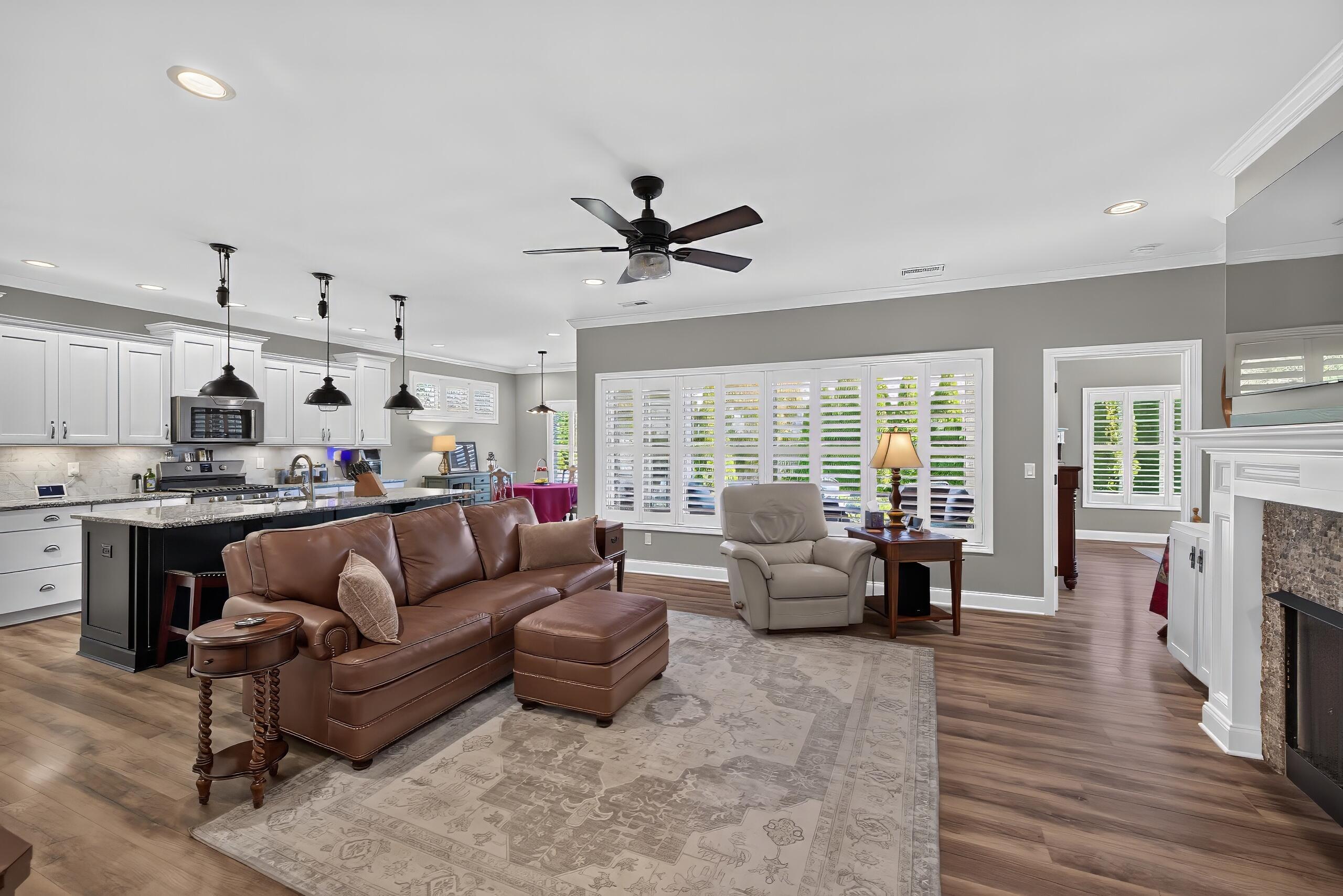 1836 Battery Street Property Photo 6