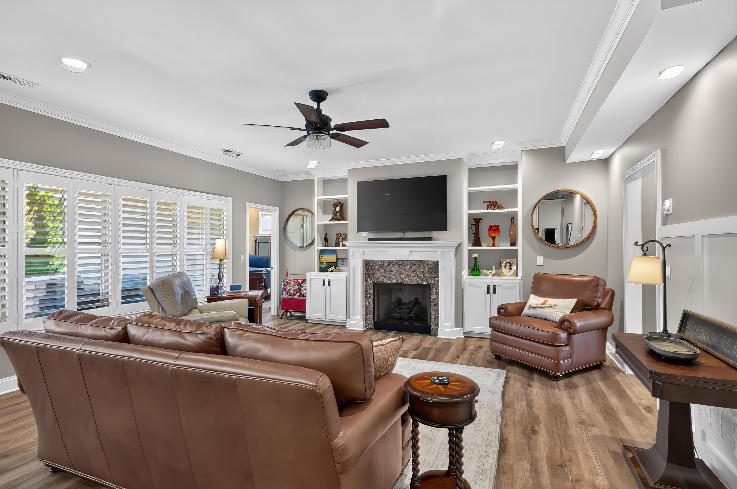 1836 Battery Street Property Photo 8