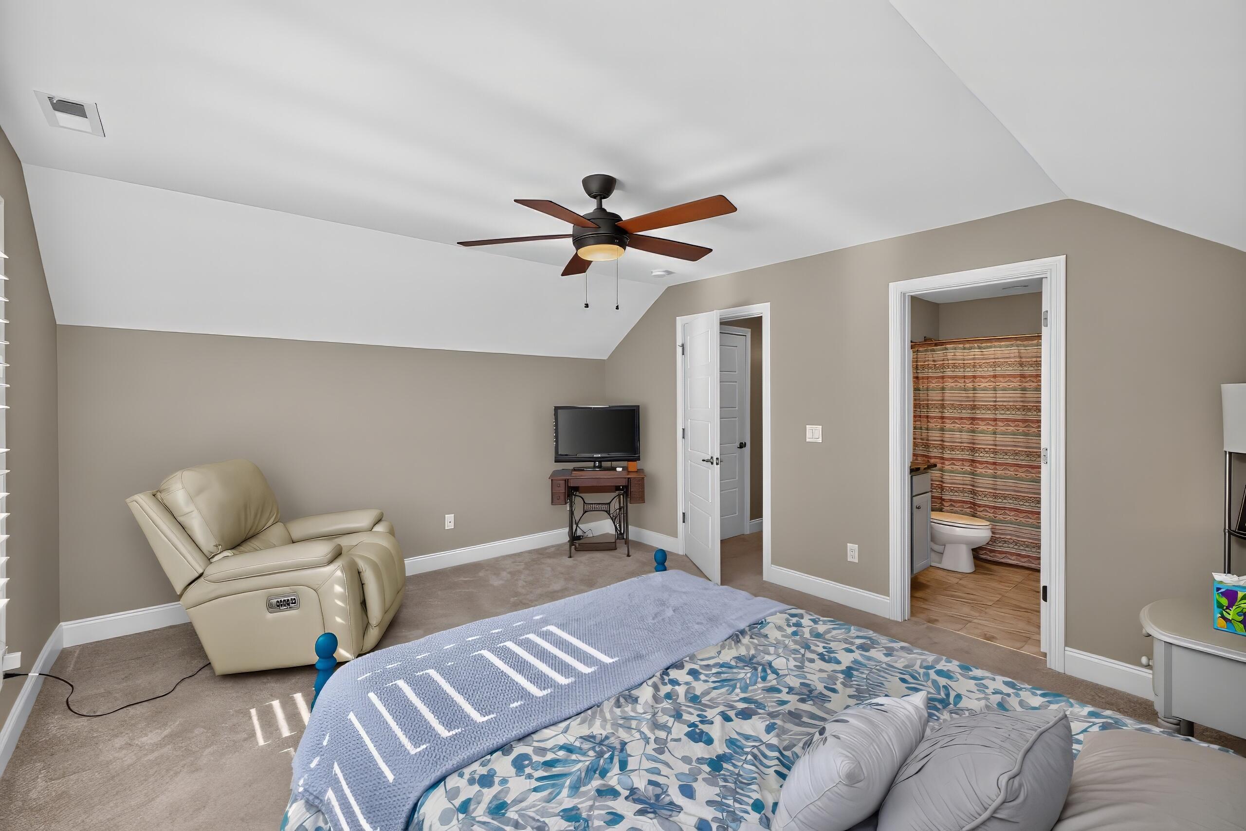 1836 Battery Street Property Photo 30