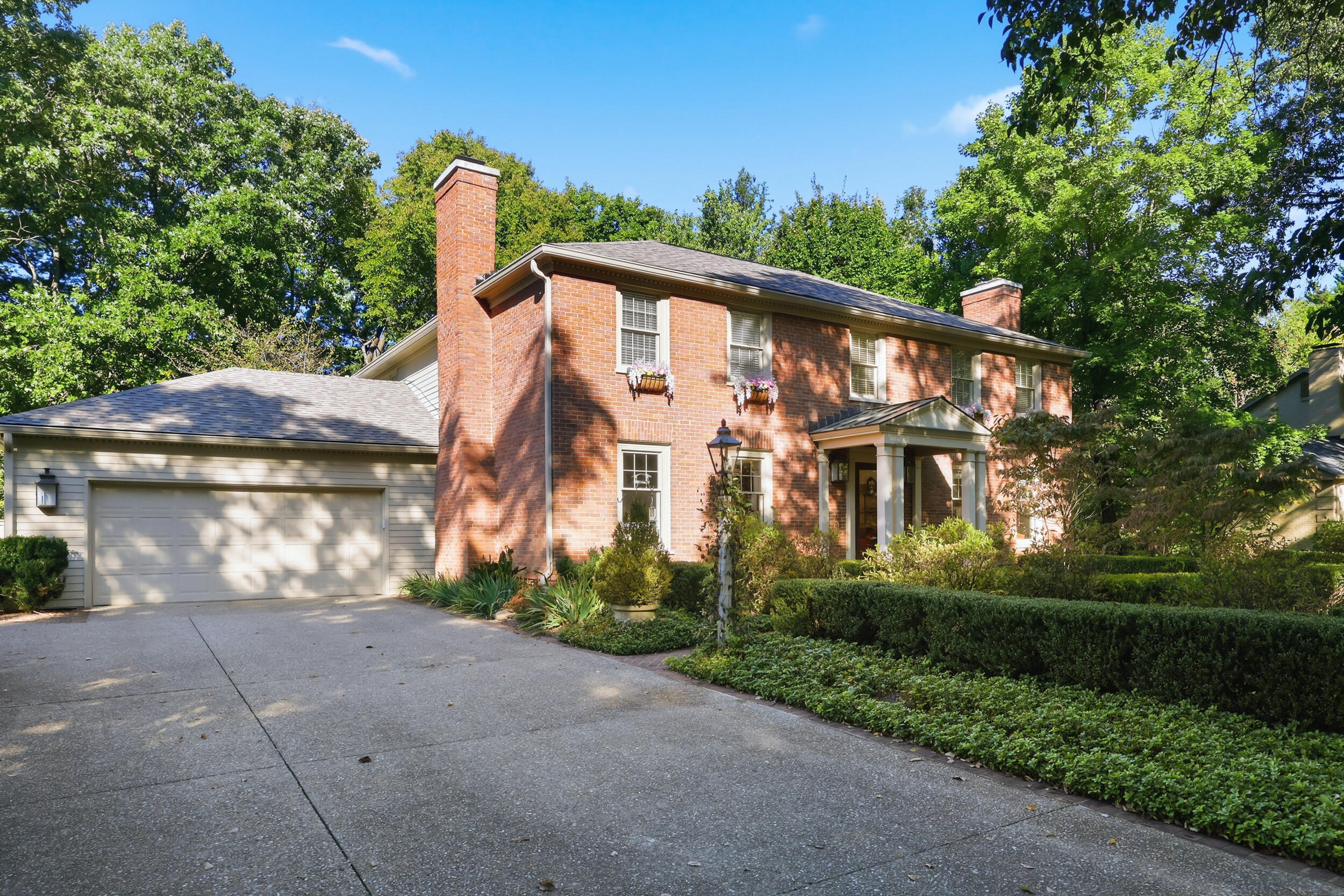 609 Teakwood Drive Property Photo 2