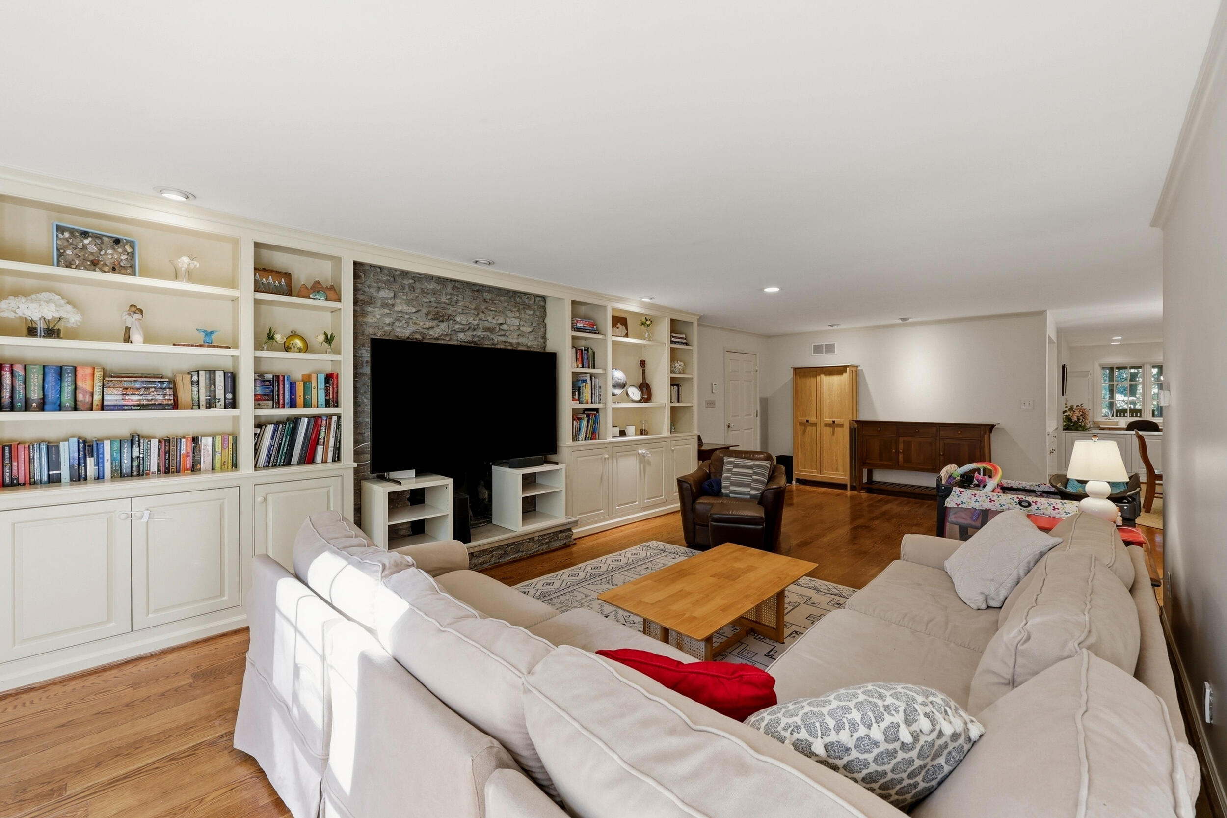 609 Teakwood Drive Property Photo 11