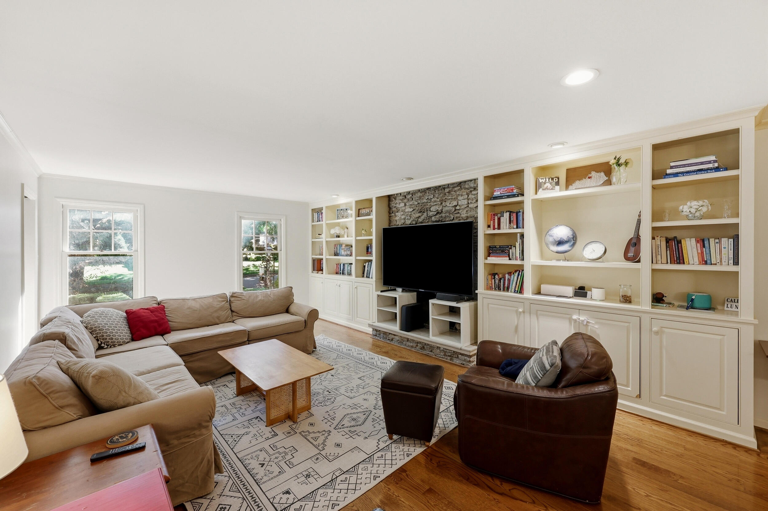 609 Teakwood Drive Property Photo 13