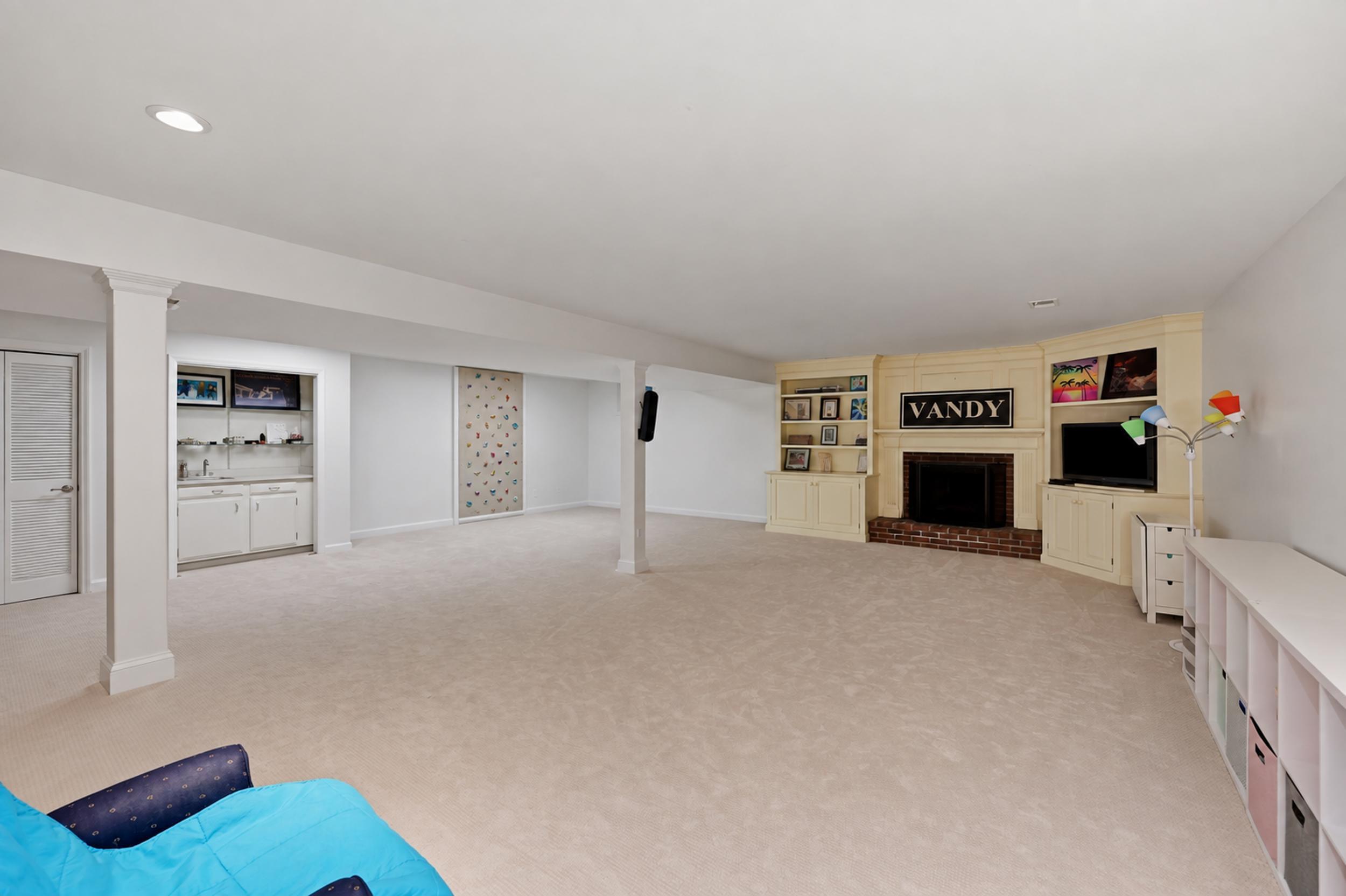 609 Teakwood Drive Property Photo 39