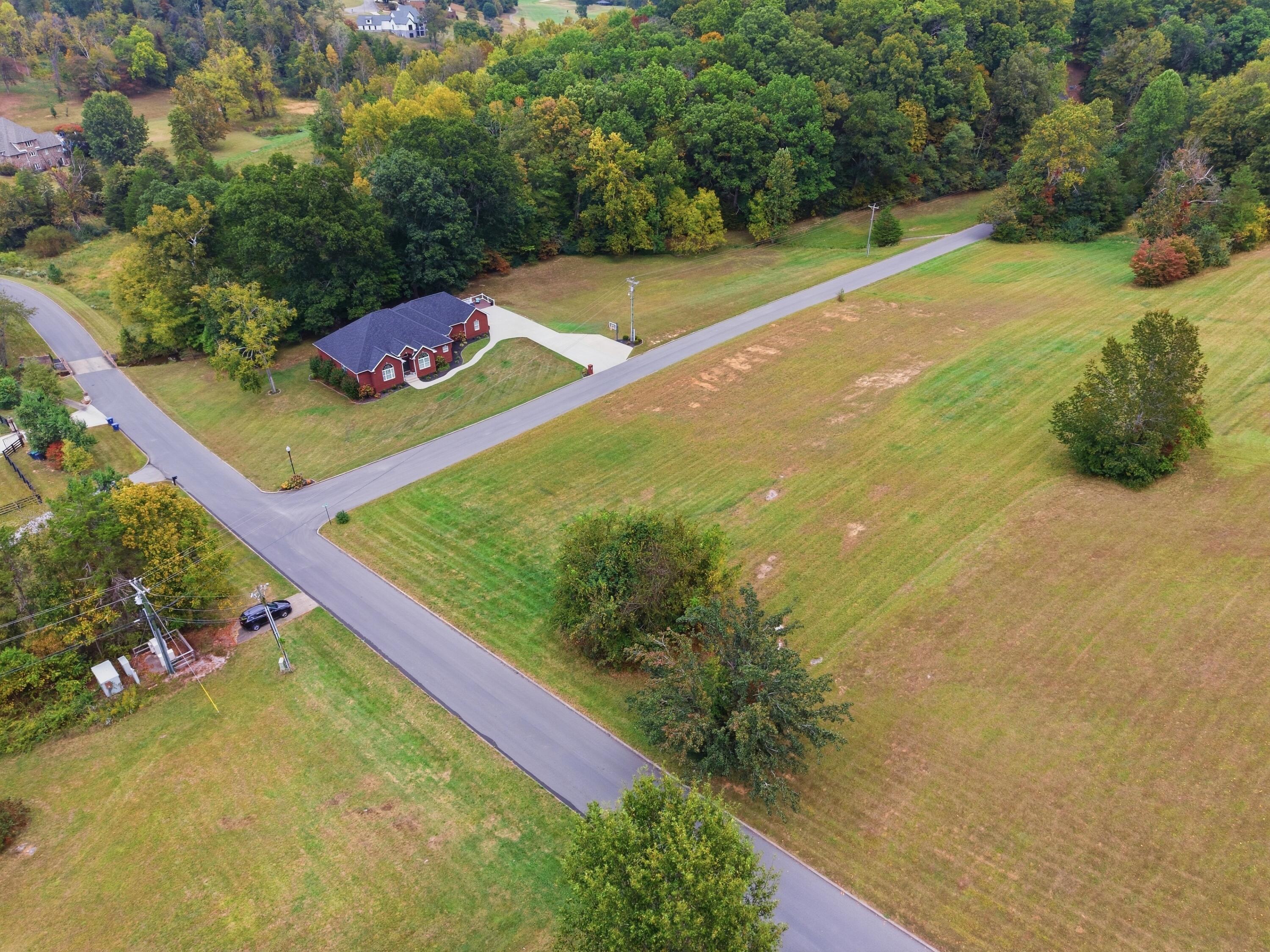 200 Woods Edge Drive Property Photo 4