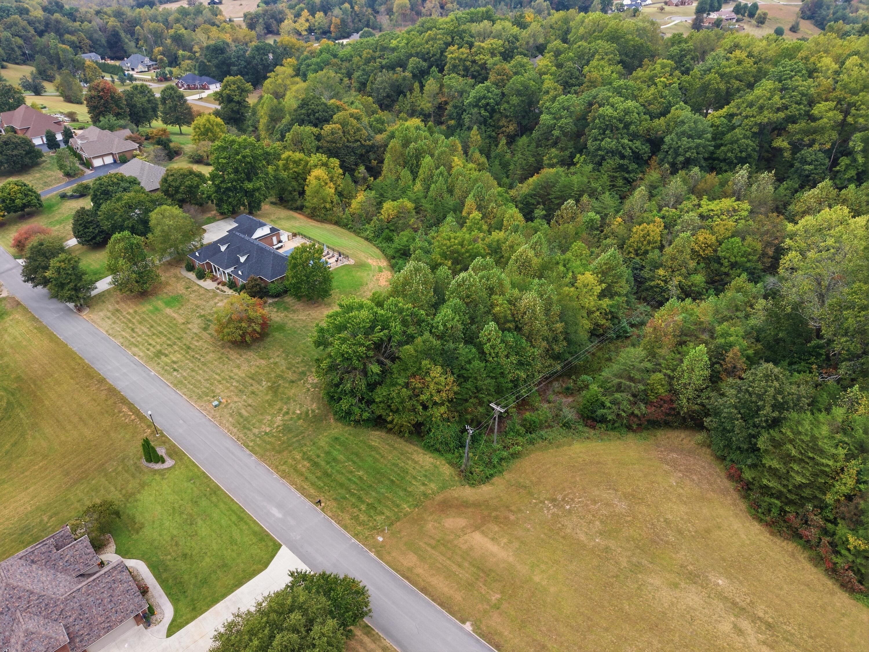 891 Woods Edge Drive Property Photo 3