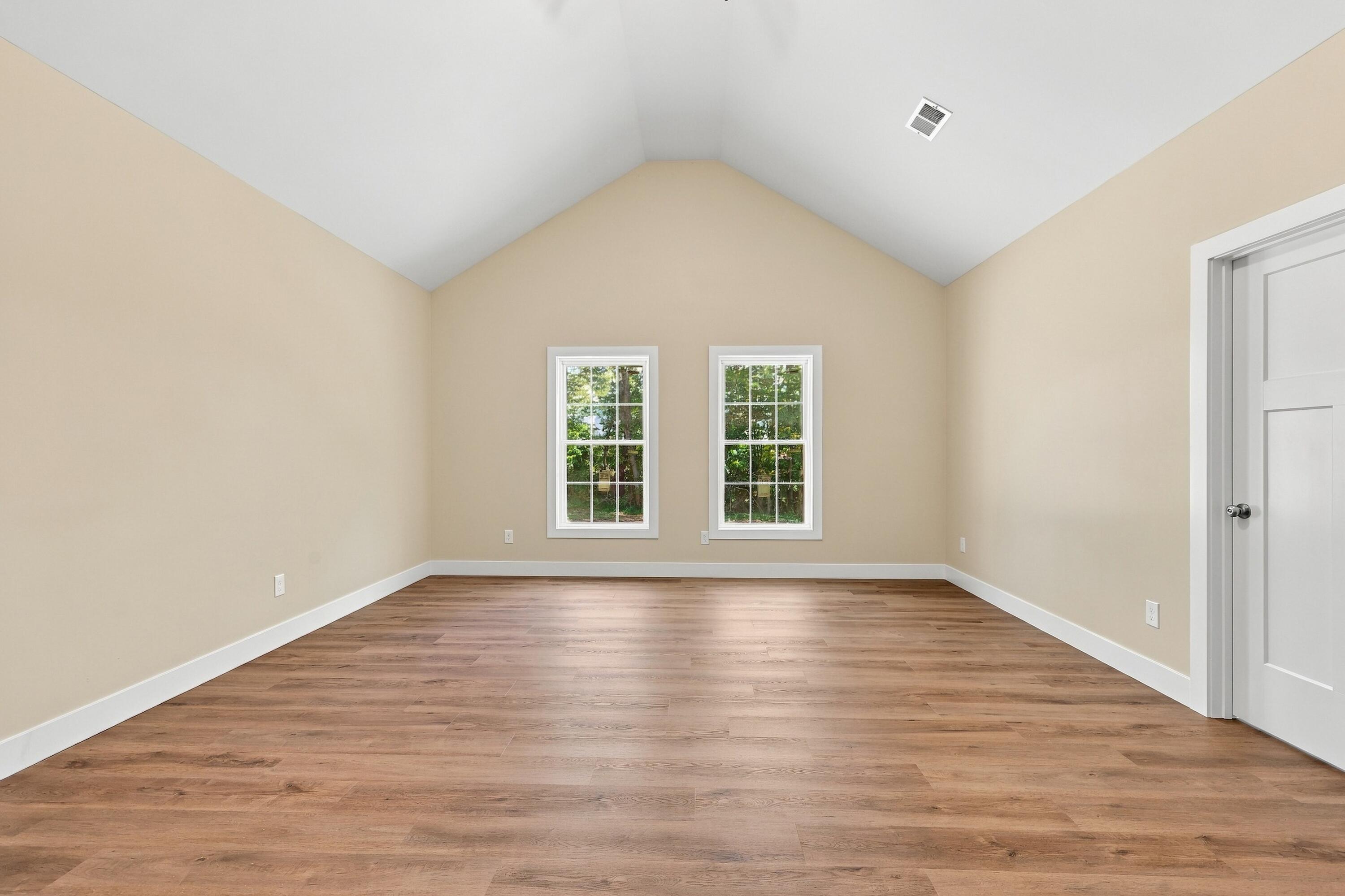261 Elm Loop Property Photo 37