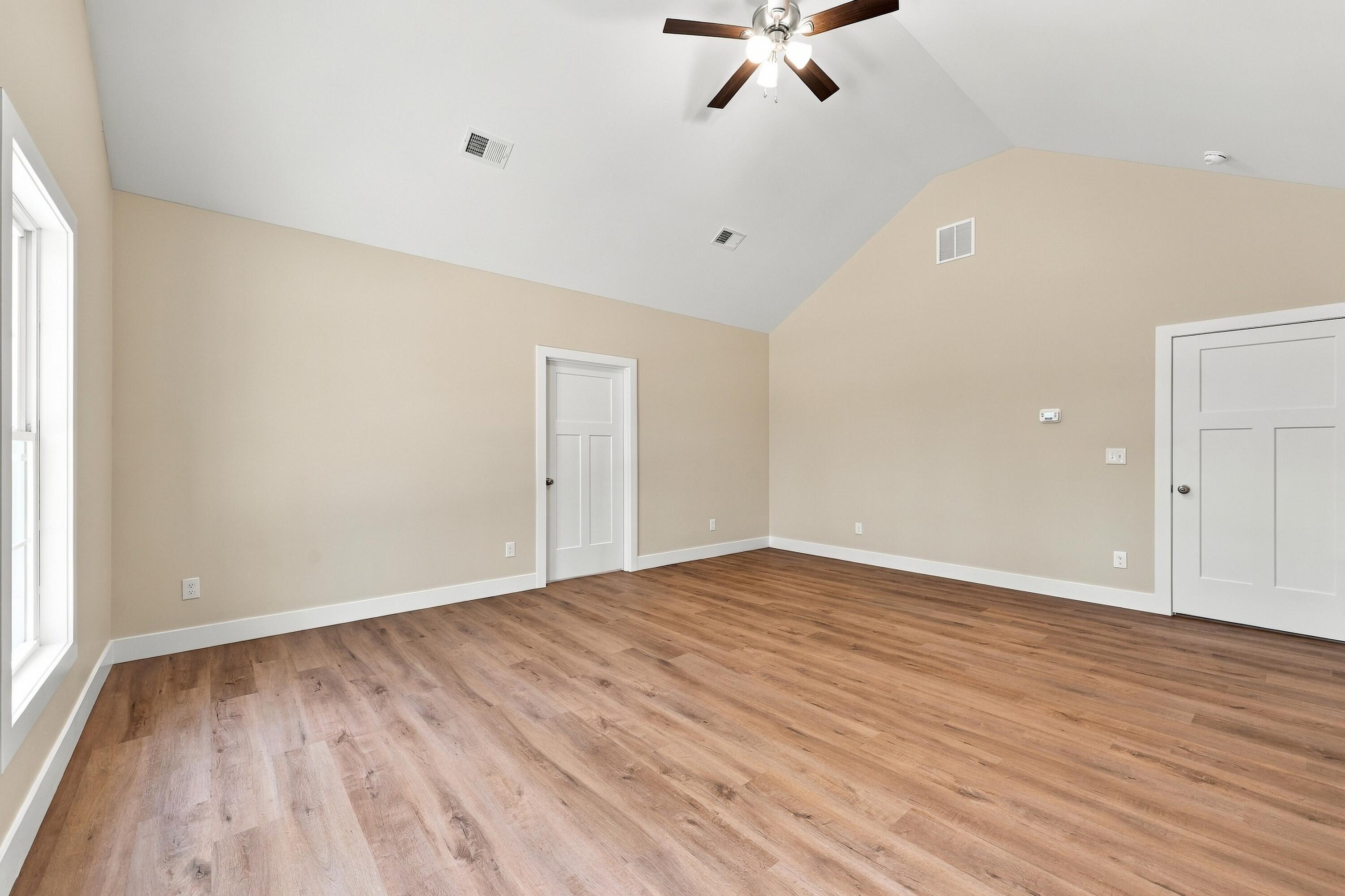 261 Elm Loop Property Photo 38