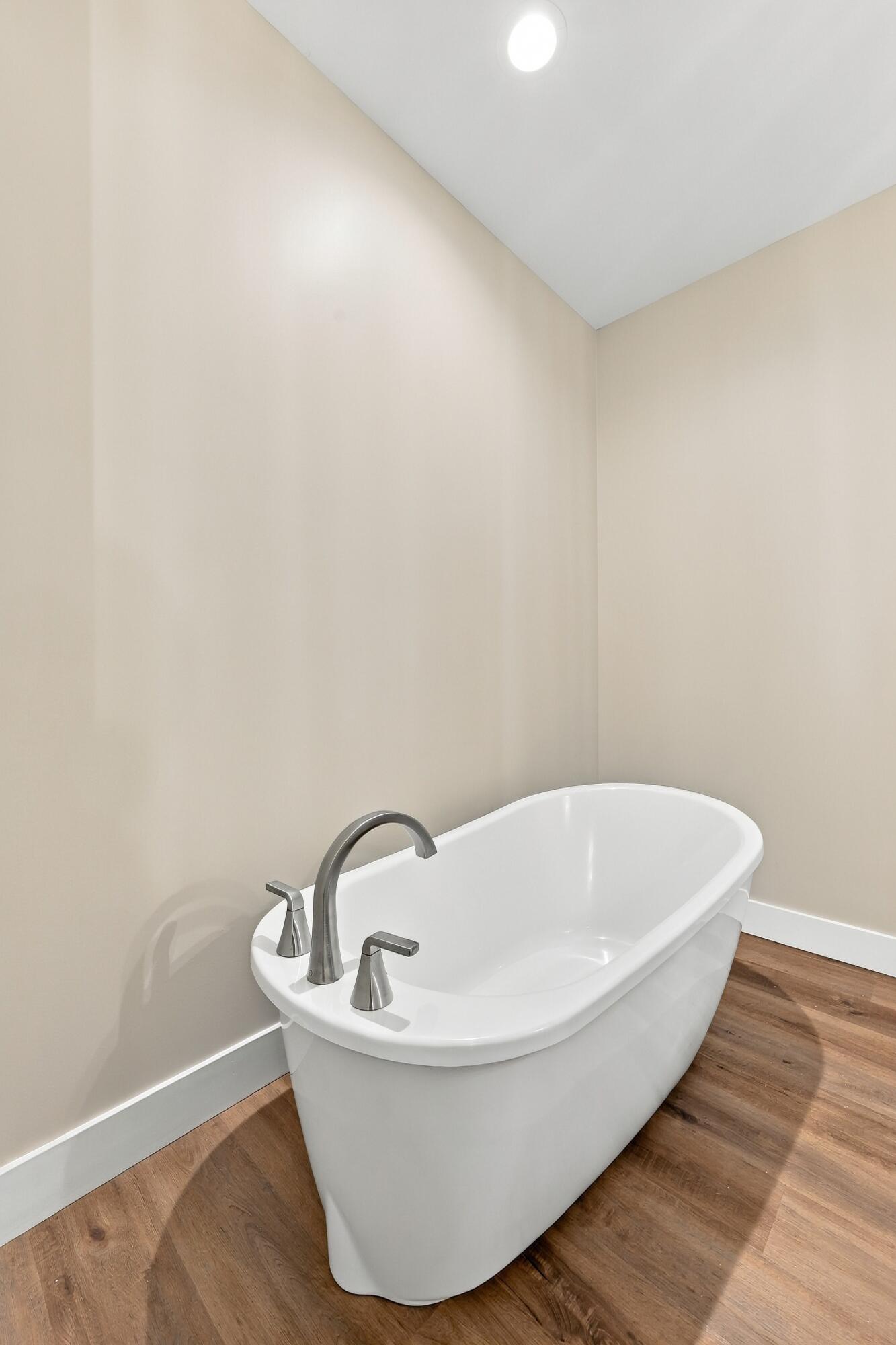 261 Elm Loop Property Photo 43