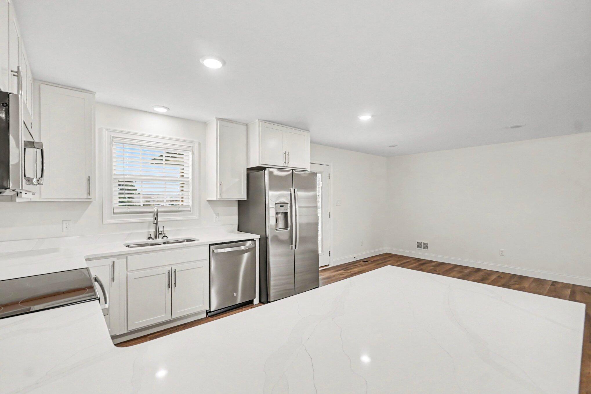 169 Central Park Avenue Property Photo 10