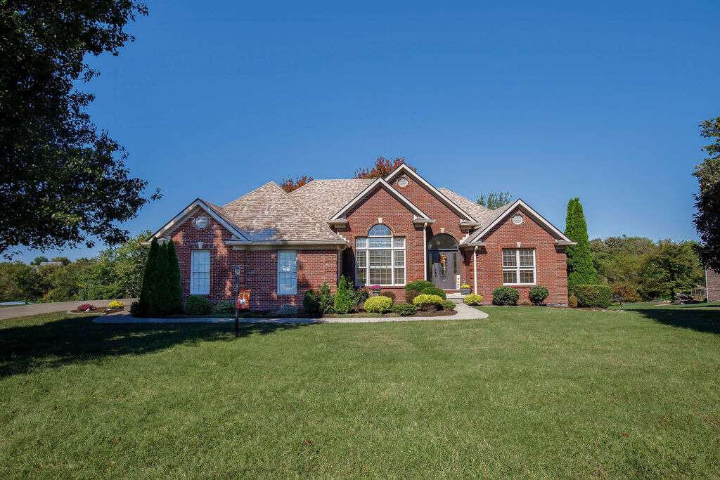 908 Country Oaks Drive Property Photo 1
