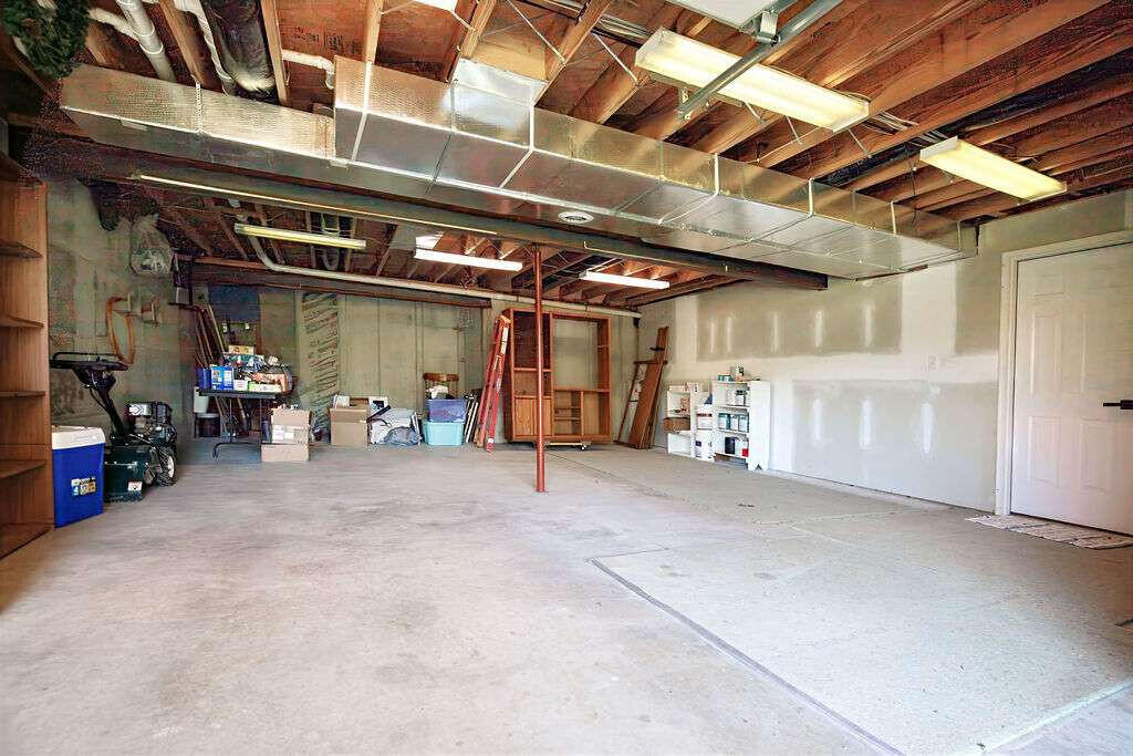908 Country Oaks Drive Property Photo 24