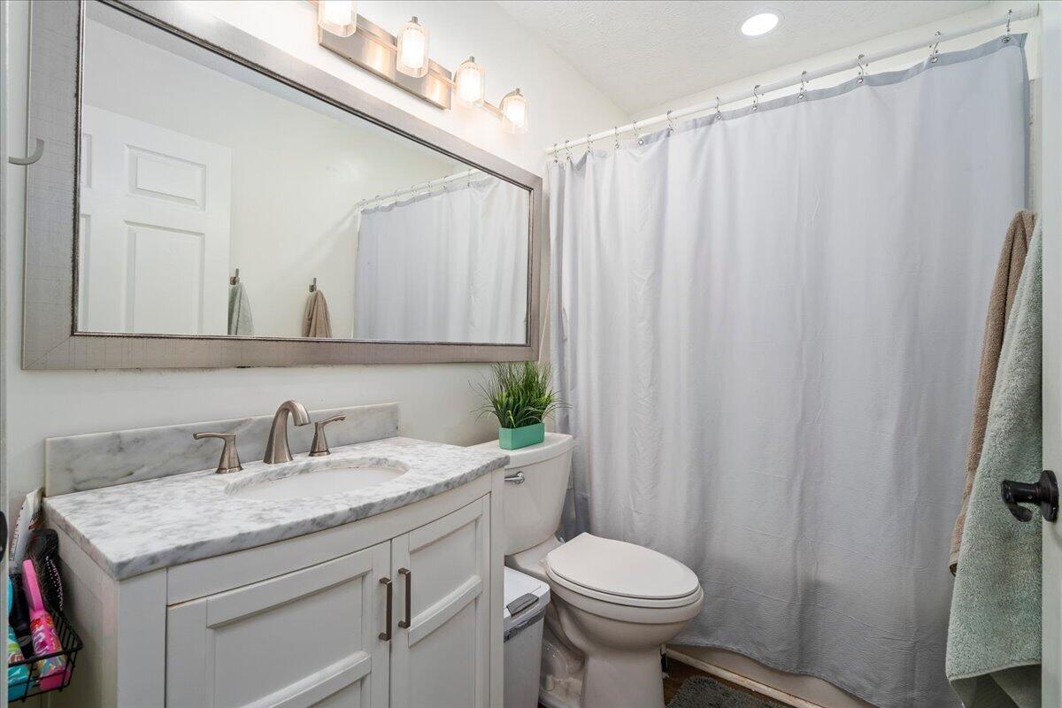 4044 Hillside Drive Property Photo 17