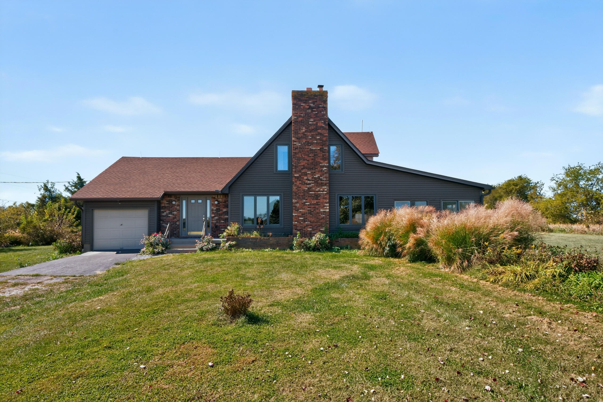 3521 Hempridge Road Property Photo 1