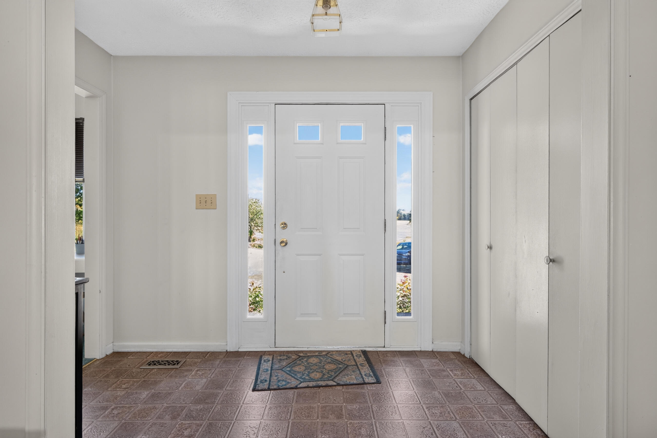 3521 Hempridge Road Property Photo 4