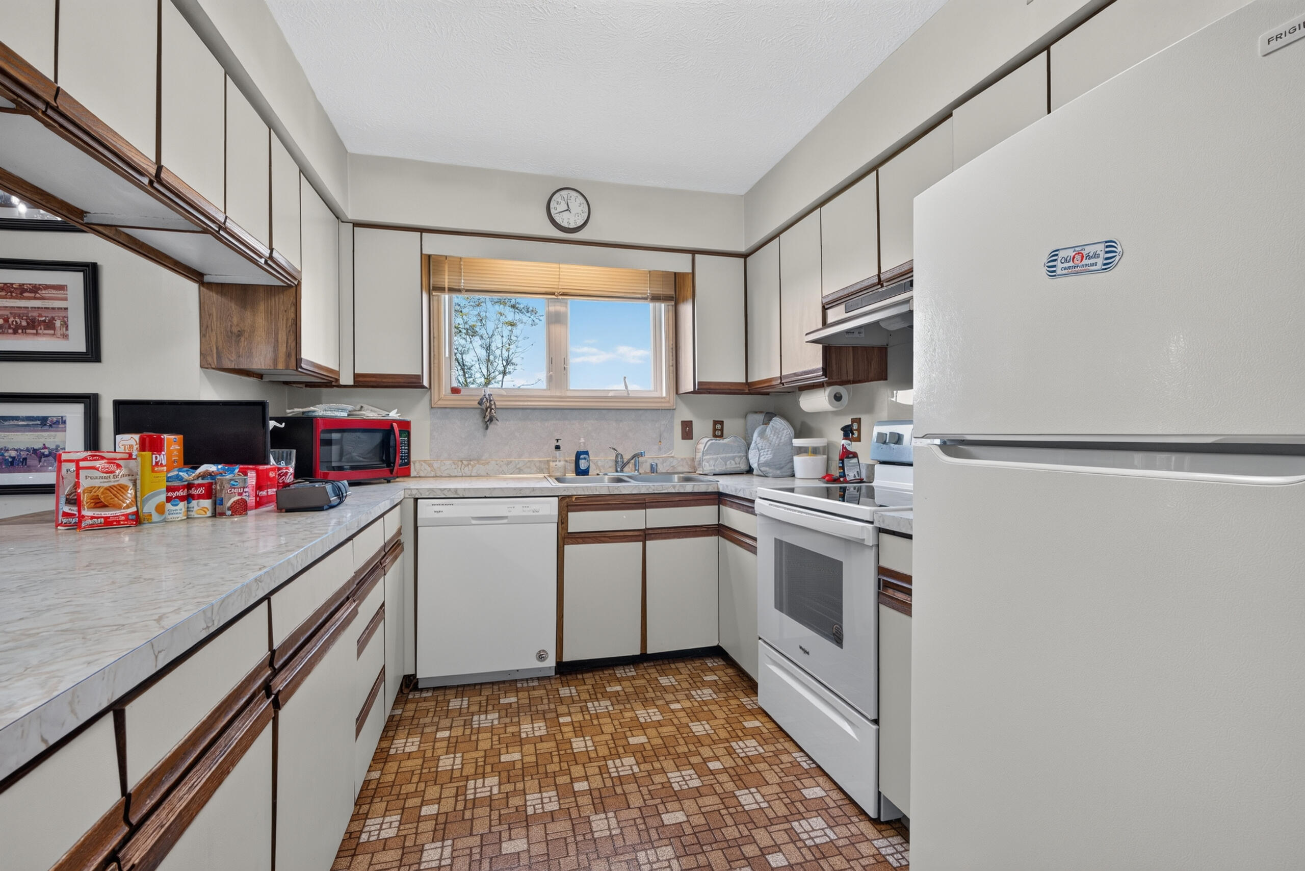 3521 Hempridge Road Property Photo 7