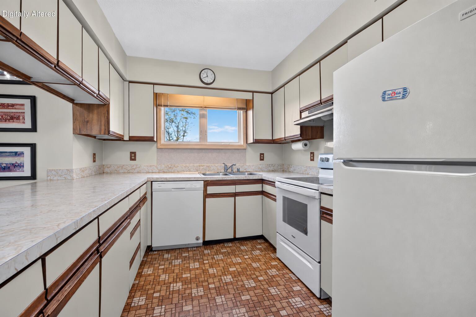 3521 Hempridge Road Property Photo 8