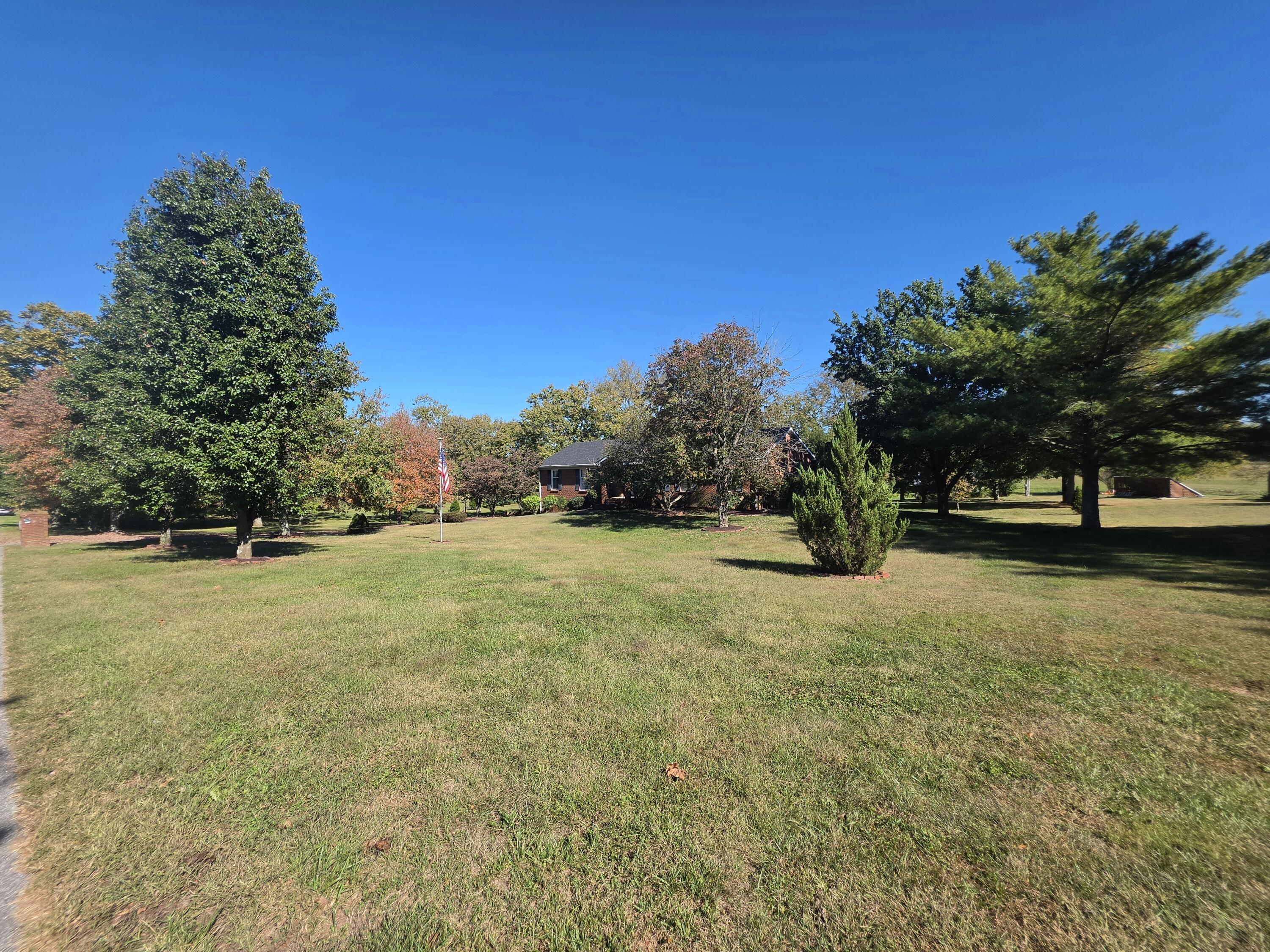 136 Lake Country Road Property Photo 3