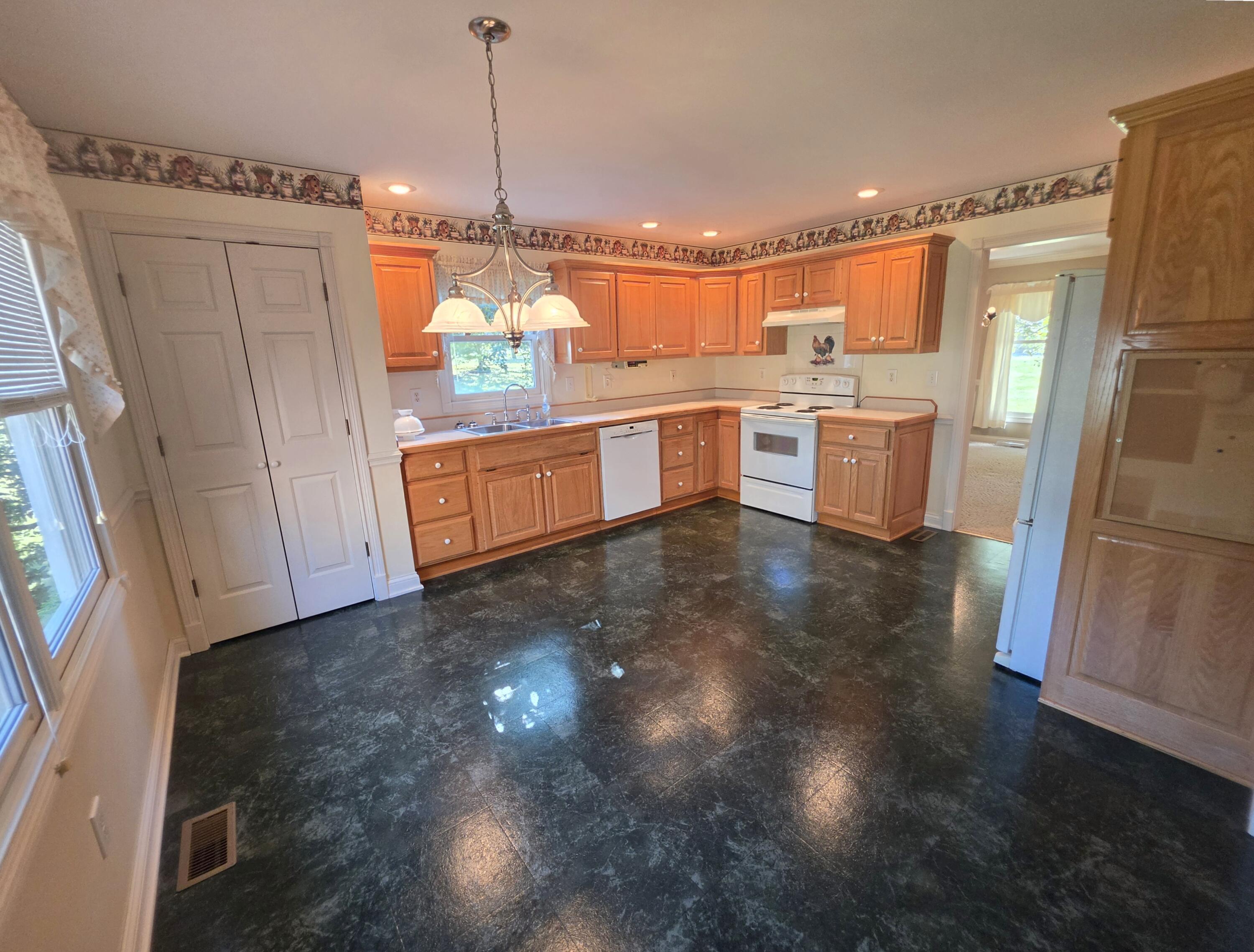 136 Lake Country Road Property Photo 19