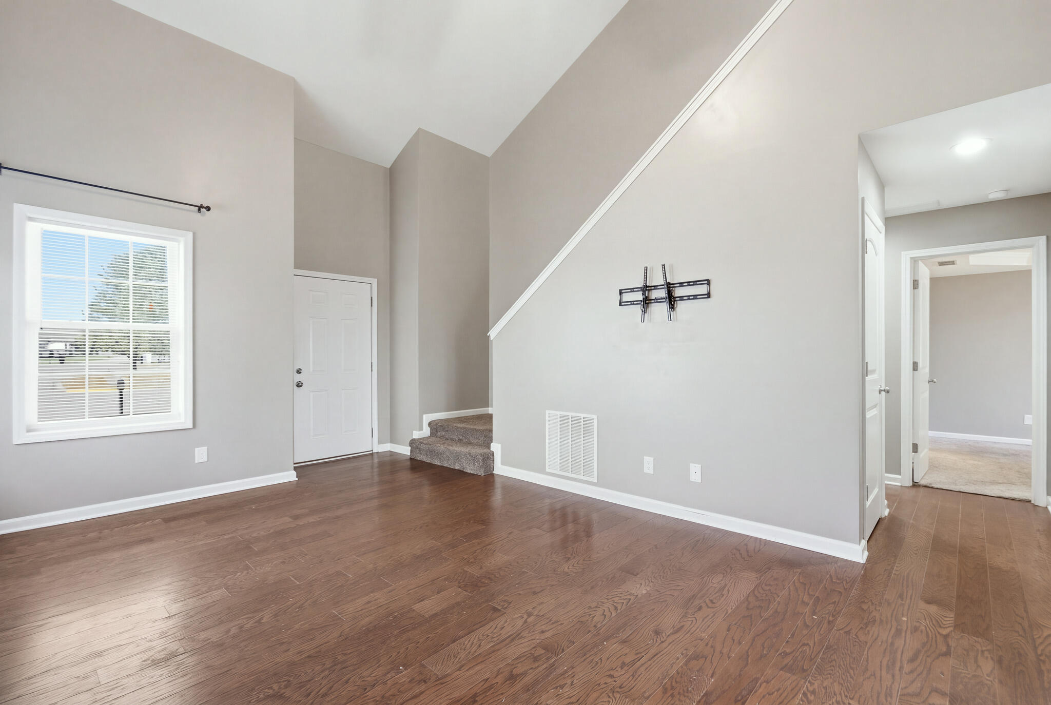 444 Wellington Way Property Photo 6