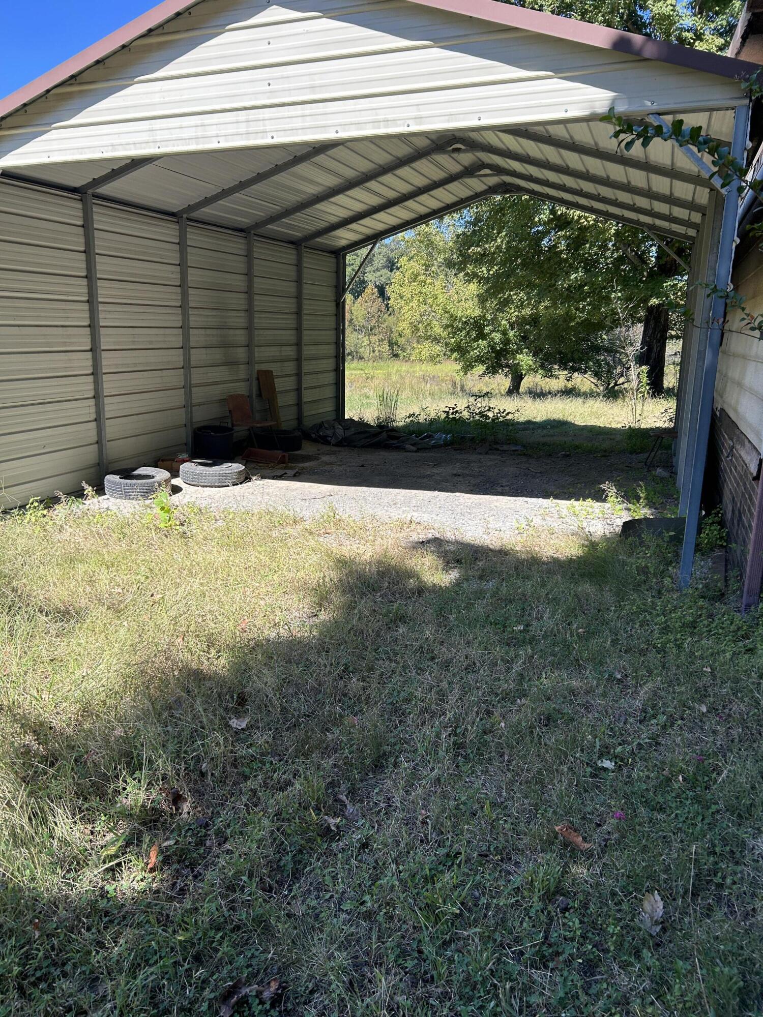 1067 Crider Dulaney Road Property Photo 6