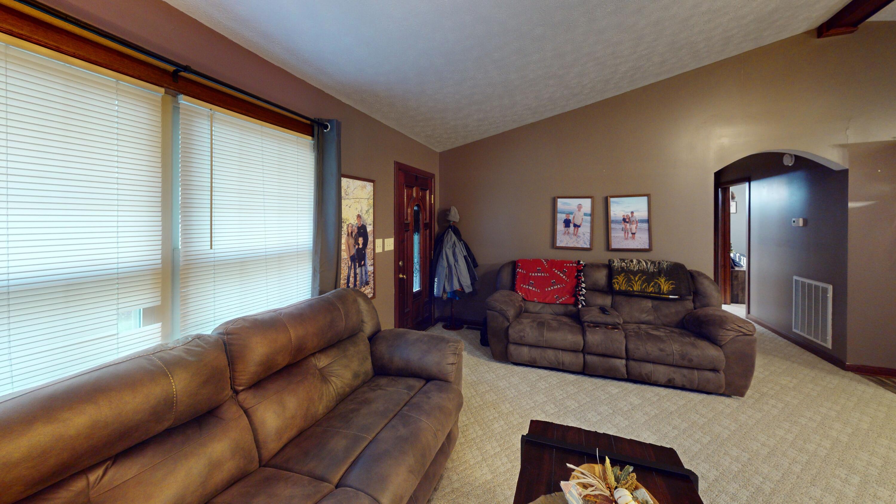 1212 S Tanyard Road Property Photo 7