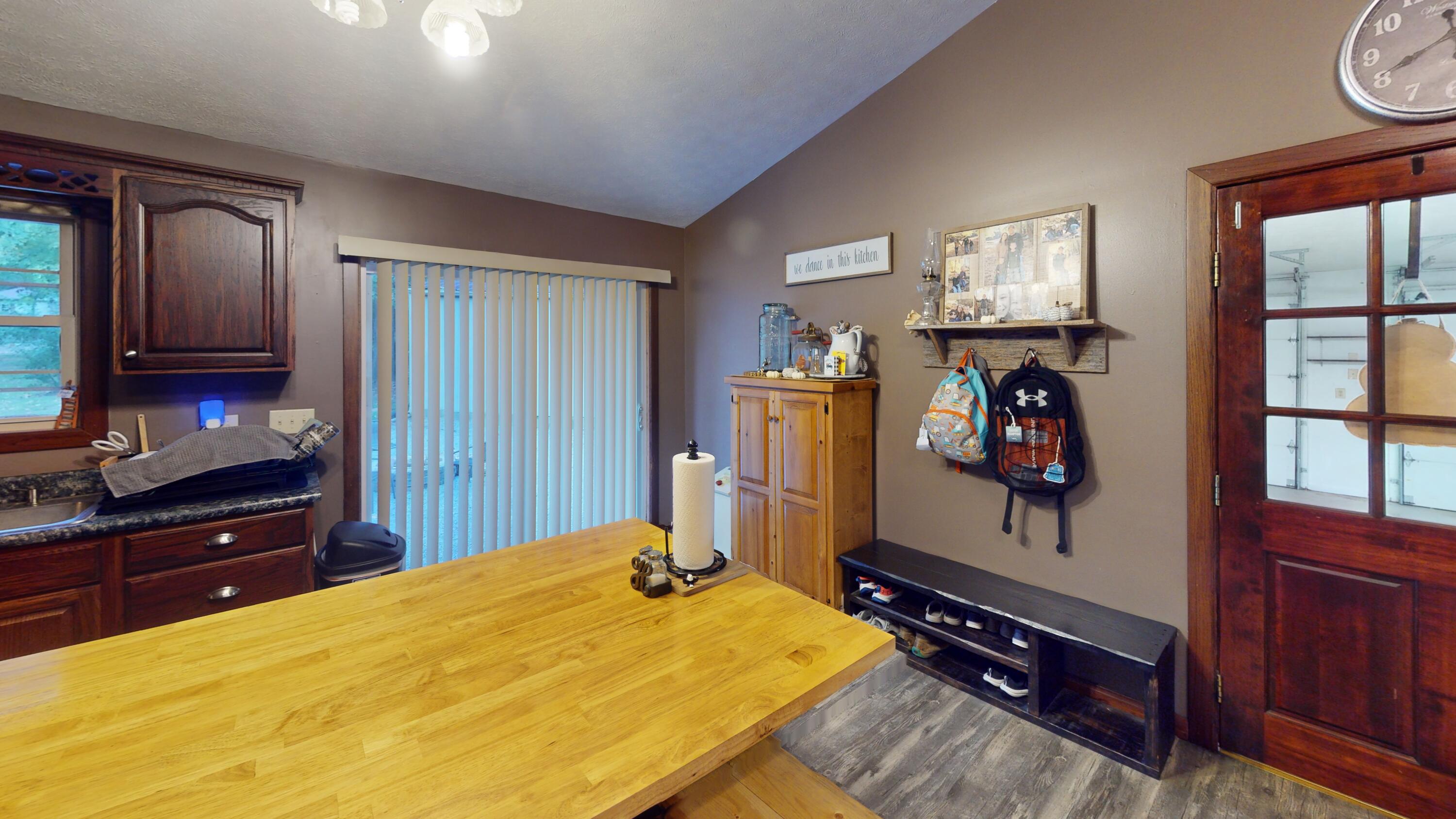 1212 S Tanyard Road Property Photo 9