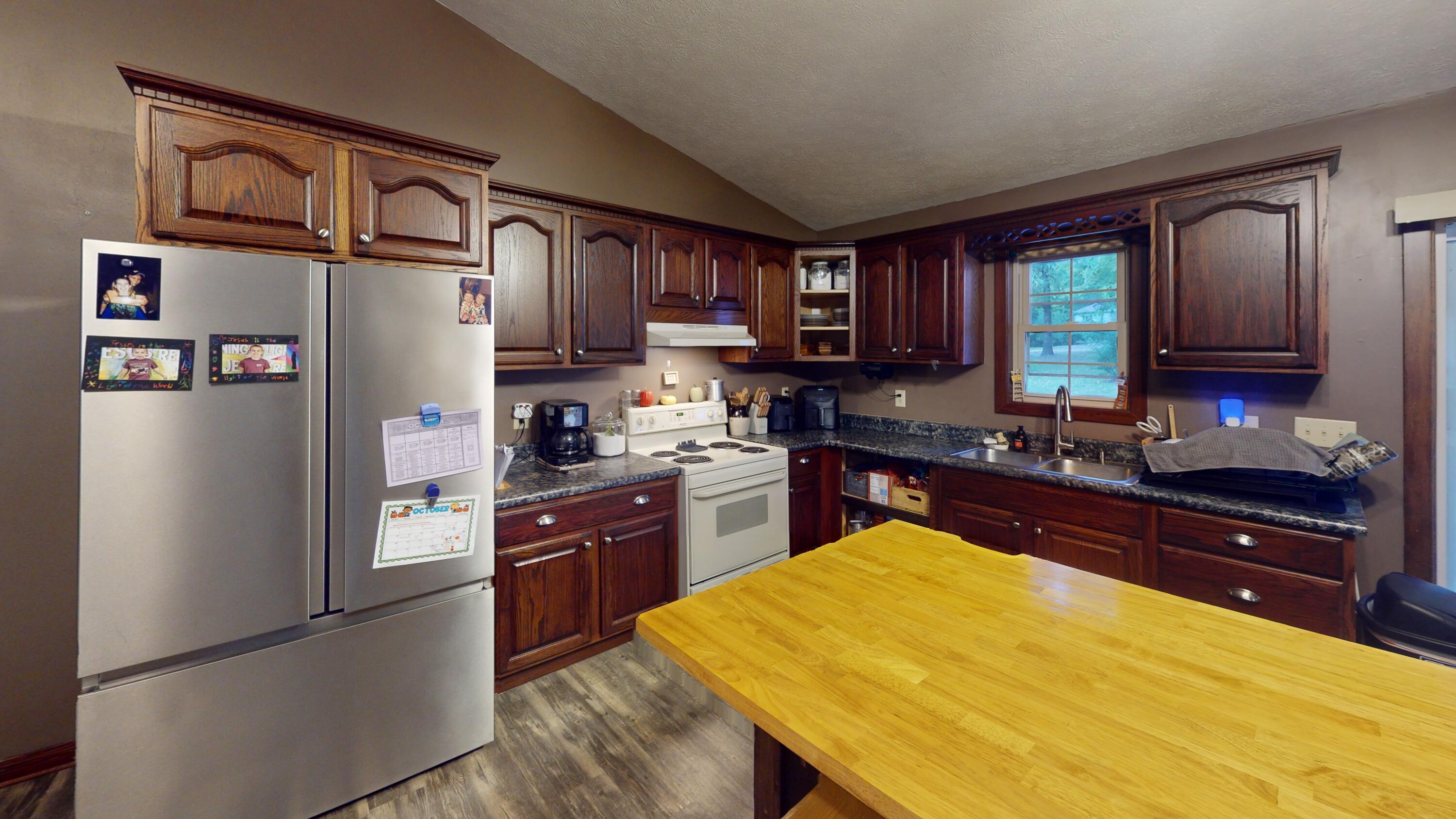 1212 S Tanyard Road Property Photo 10
