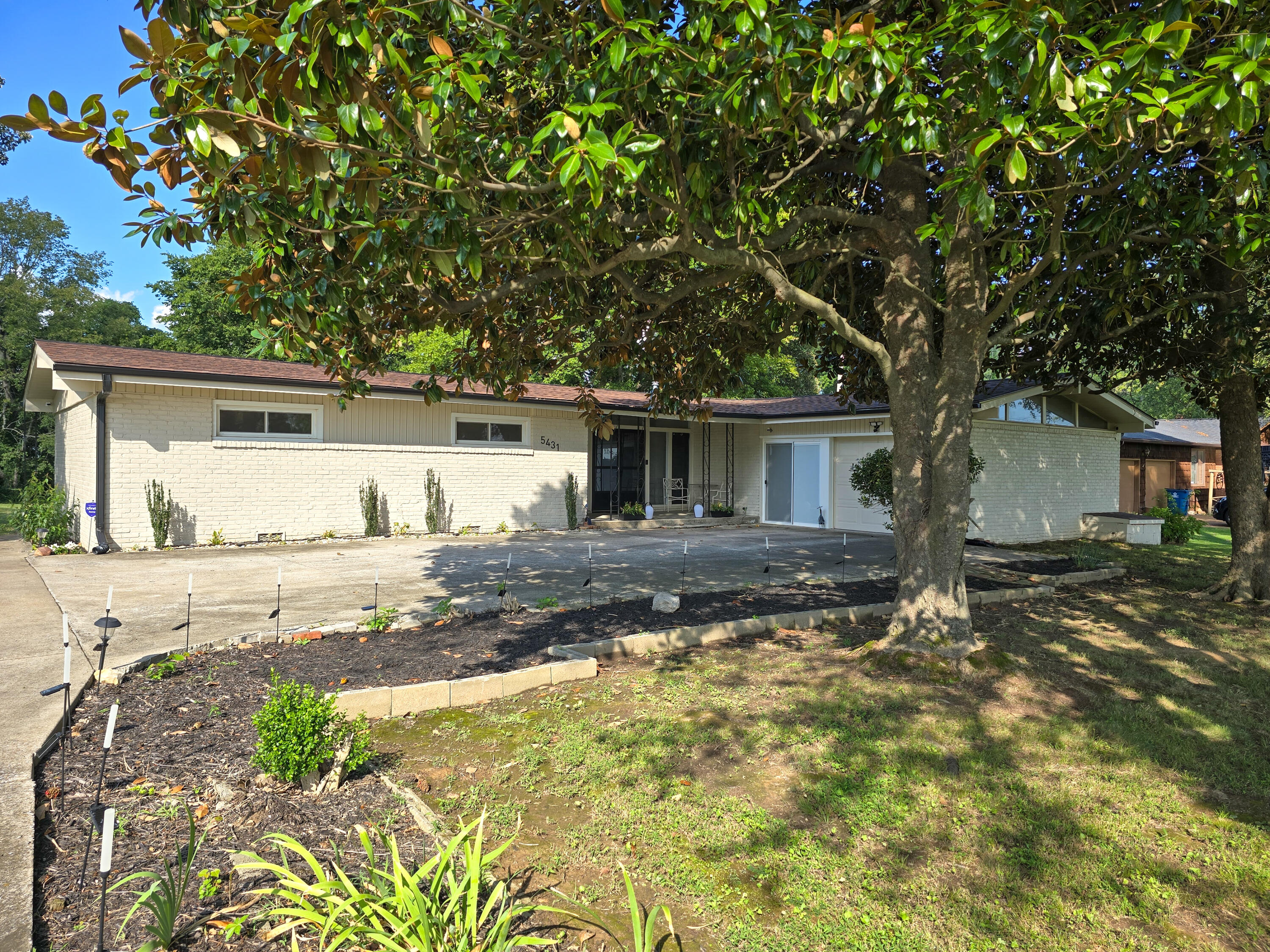 5431 Harris Road Property Photo 1