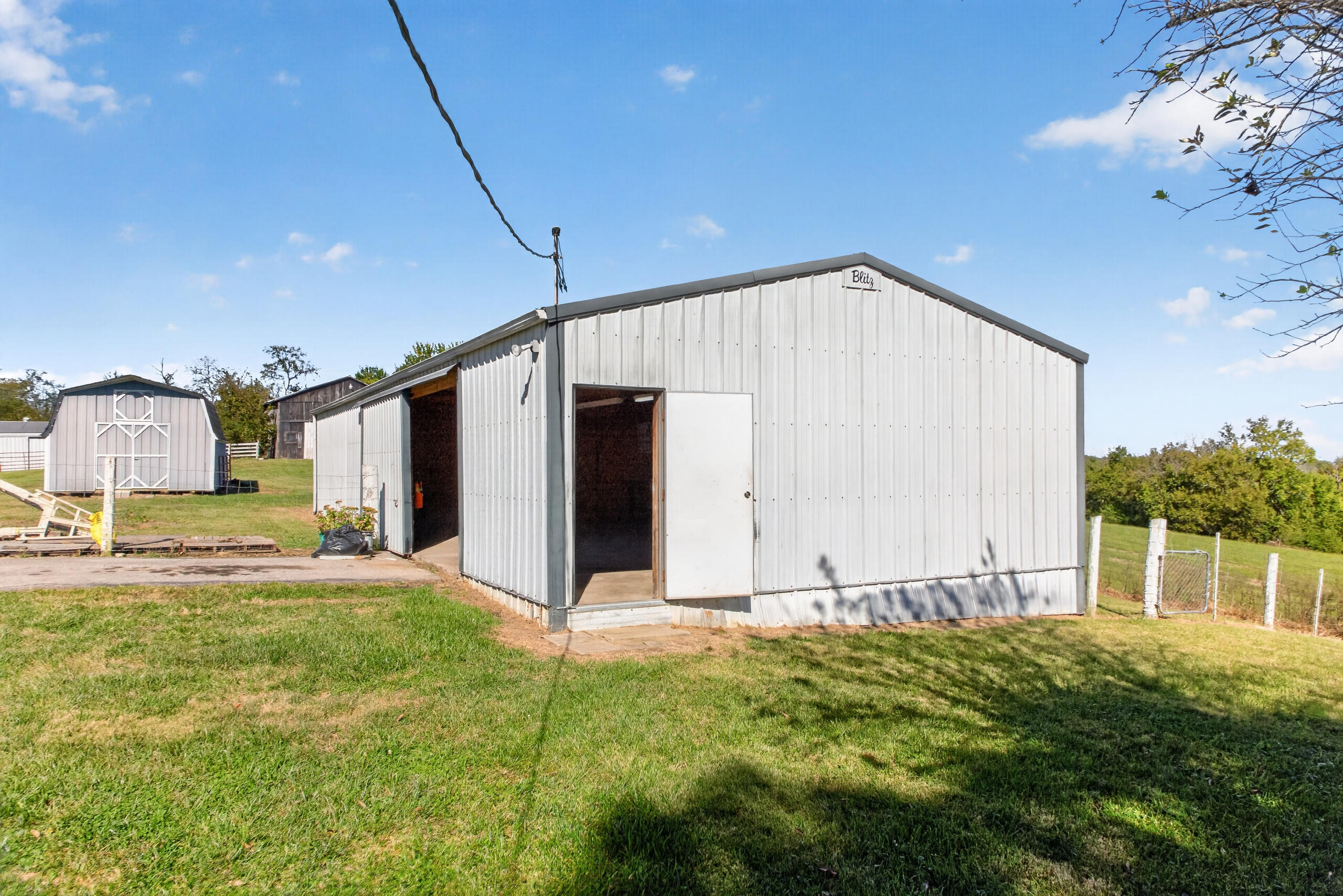 412 Carl Lay Lane Property Photo 7