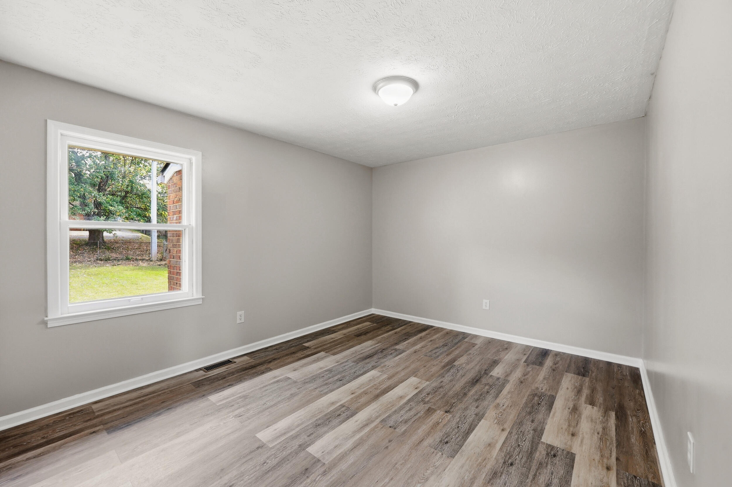 966 Fairhaven Drive Property Photo 17