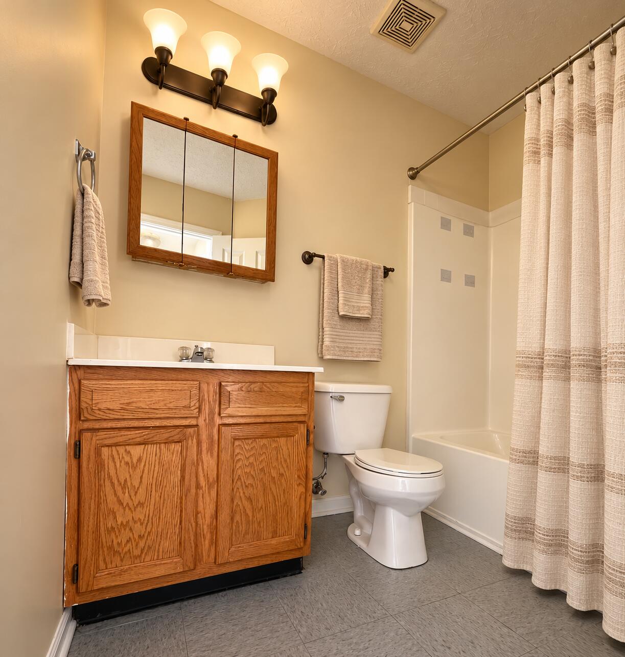 1048 Merrick Drive B Property Photo 9